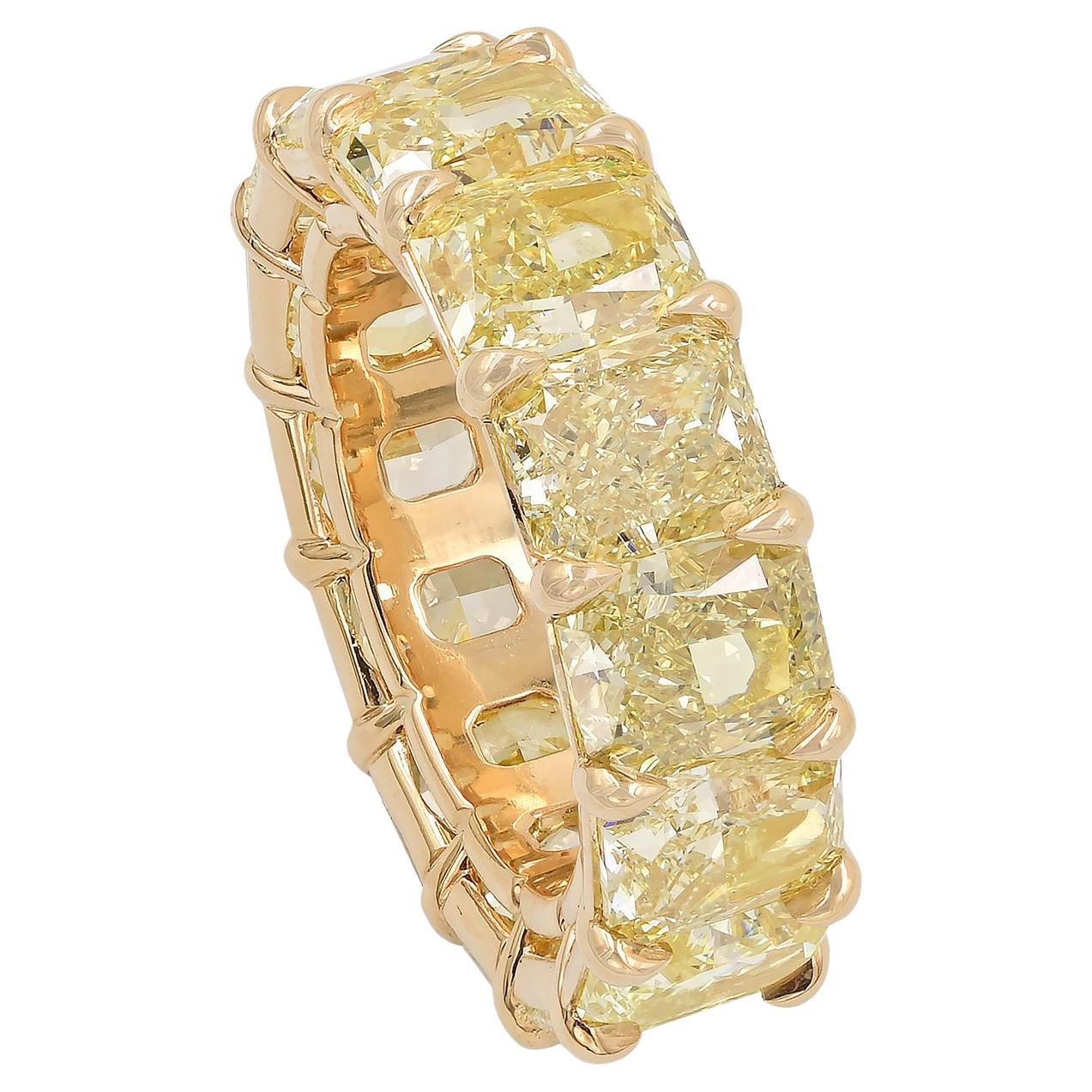 Spectra Fine Jewelry GIA Certified Fancy Yellow Diamond Wedding Band Ring For Sale