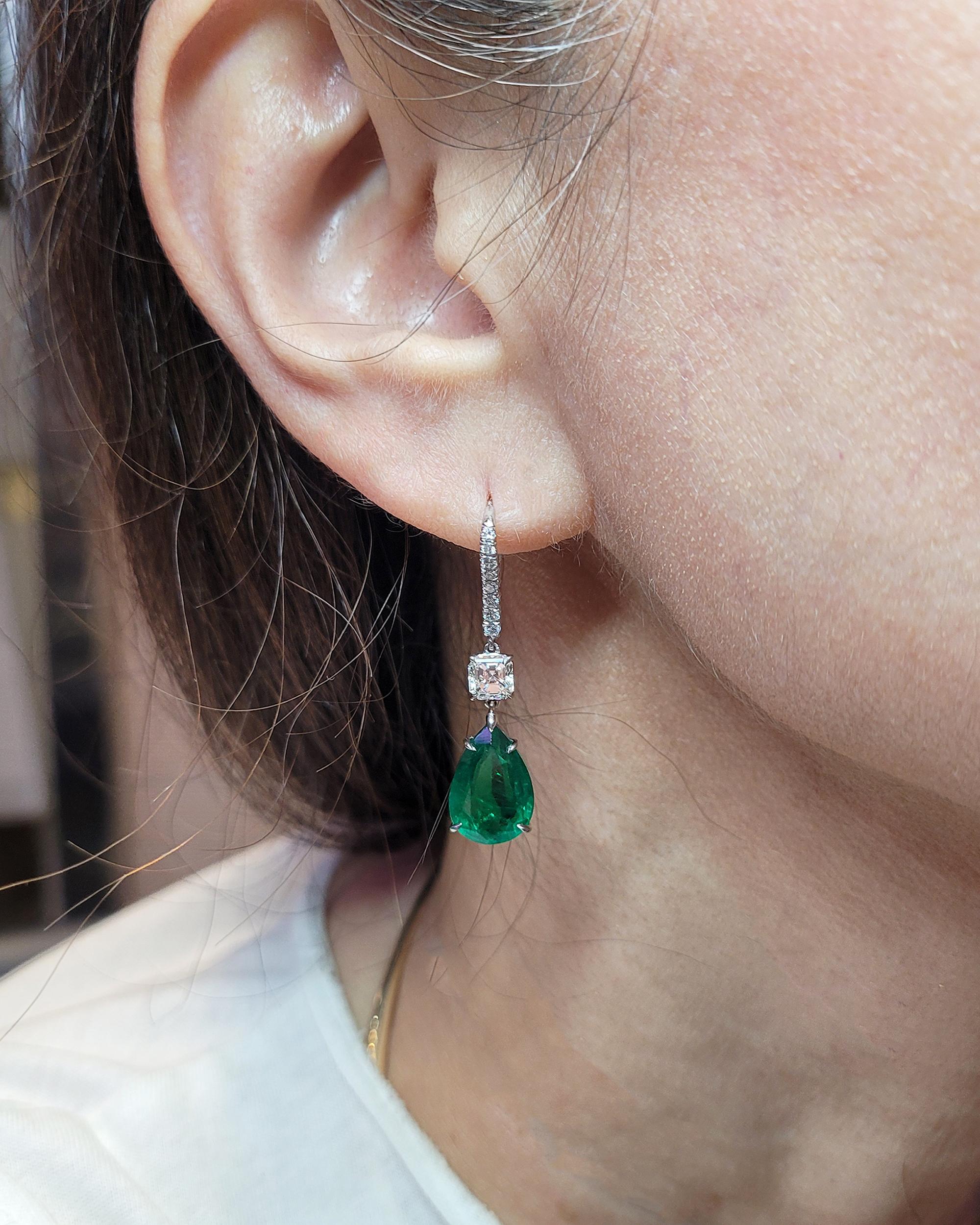 Spectra Fine Jewelry GRS Certified Zambian Emerald Diamond Drop Earrings In New Condition For Sale In New York, NY