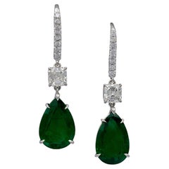 Spectra Fine Jewelry, boucles d'oreilles pendantes en diamants et émeraude de Zambie certifiée GRS