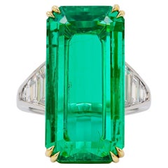 Spectra Fine Jewelry, Certified 15.91 Carat Colombian Emerald Ring