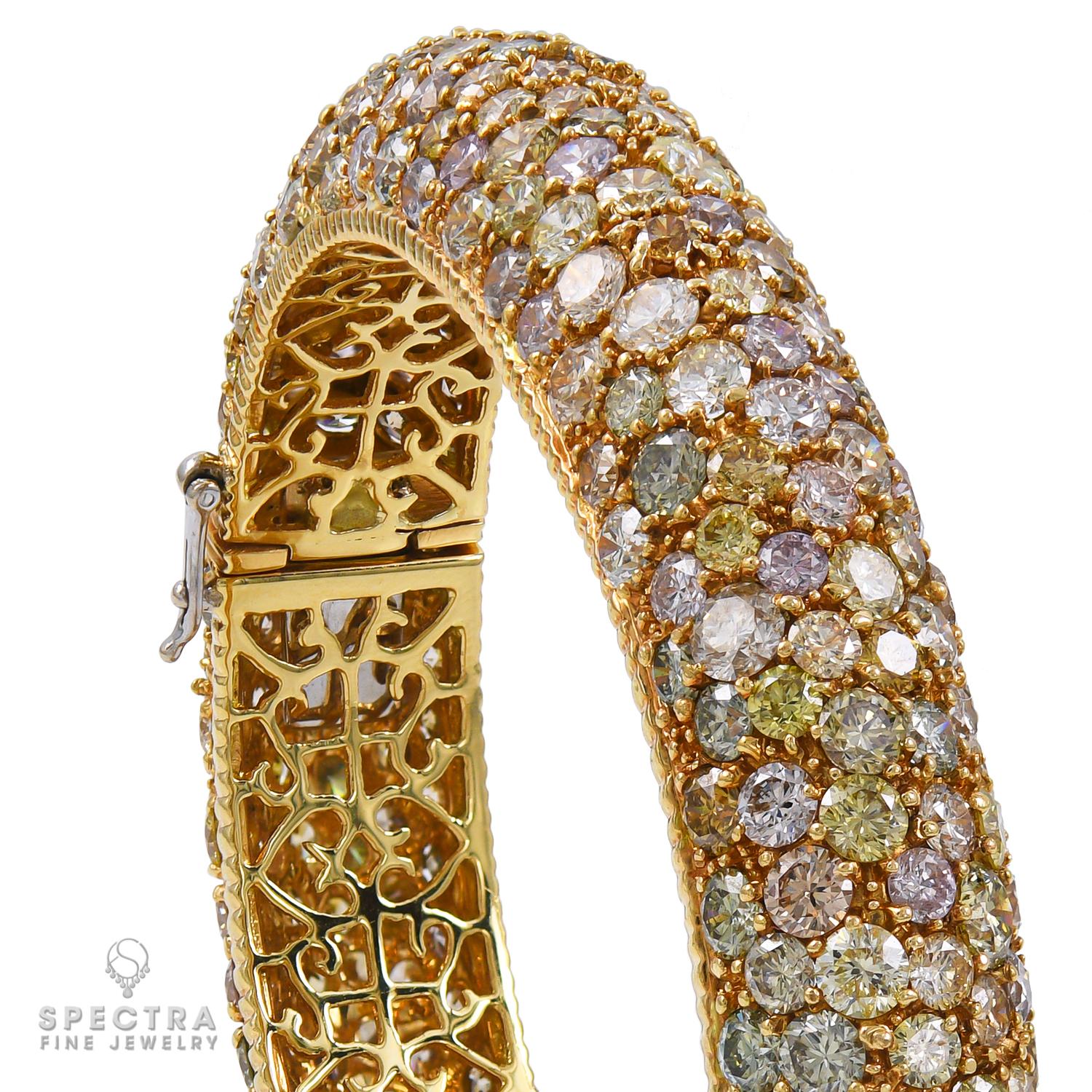 Taille ronde Spectra Fine Jewelry Bracelet en or jaune 18k avec diamants multicolores en vente