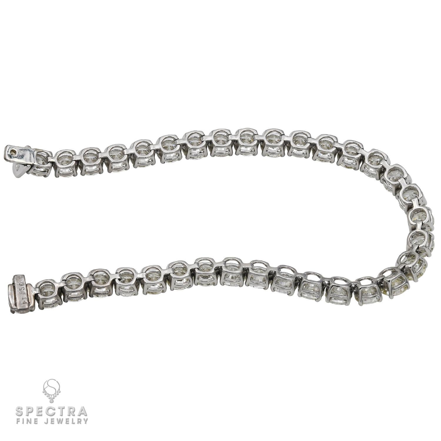 Contemporary Spectra Fine Jewelry Round Diamond Tennis Bracelet For Sale
