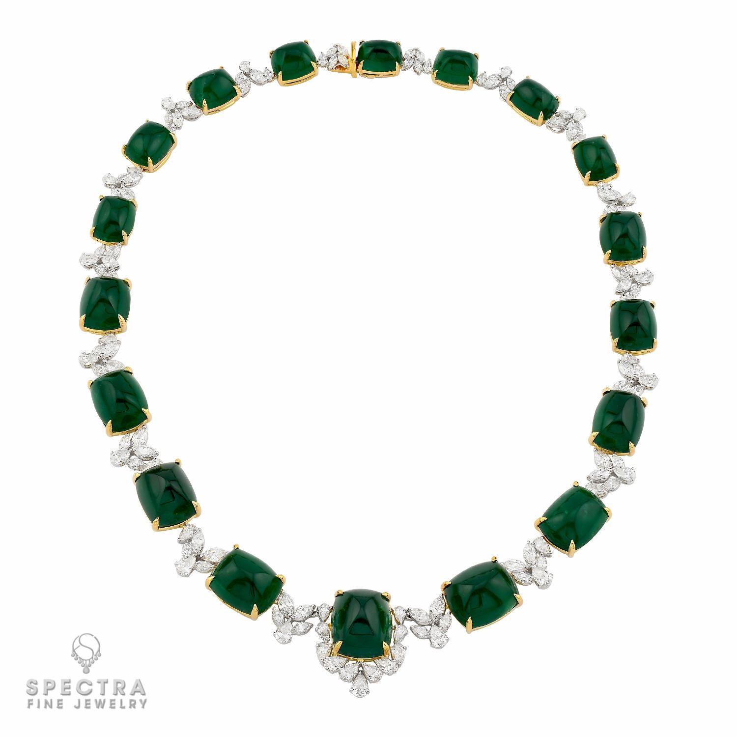 Gönnen Sie sich unvergleichliche Eleganz mit diesem exquisiten Collier mit 18 abgestuften kolumbianischen Smaragden im Sugarloaf-Cabochon-Design, die zusammen ein beeindruckendes Gewicht von 141,04 Karat aufweisen. Diese Smaragde, die vom