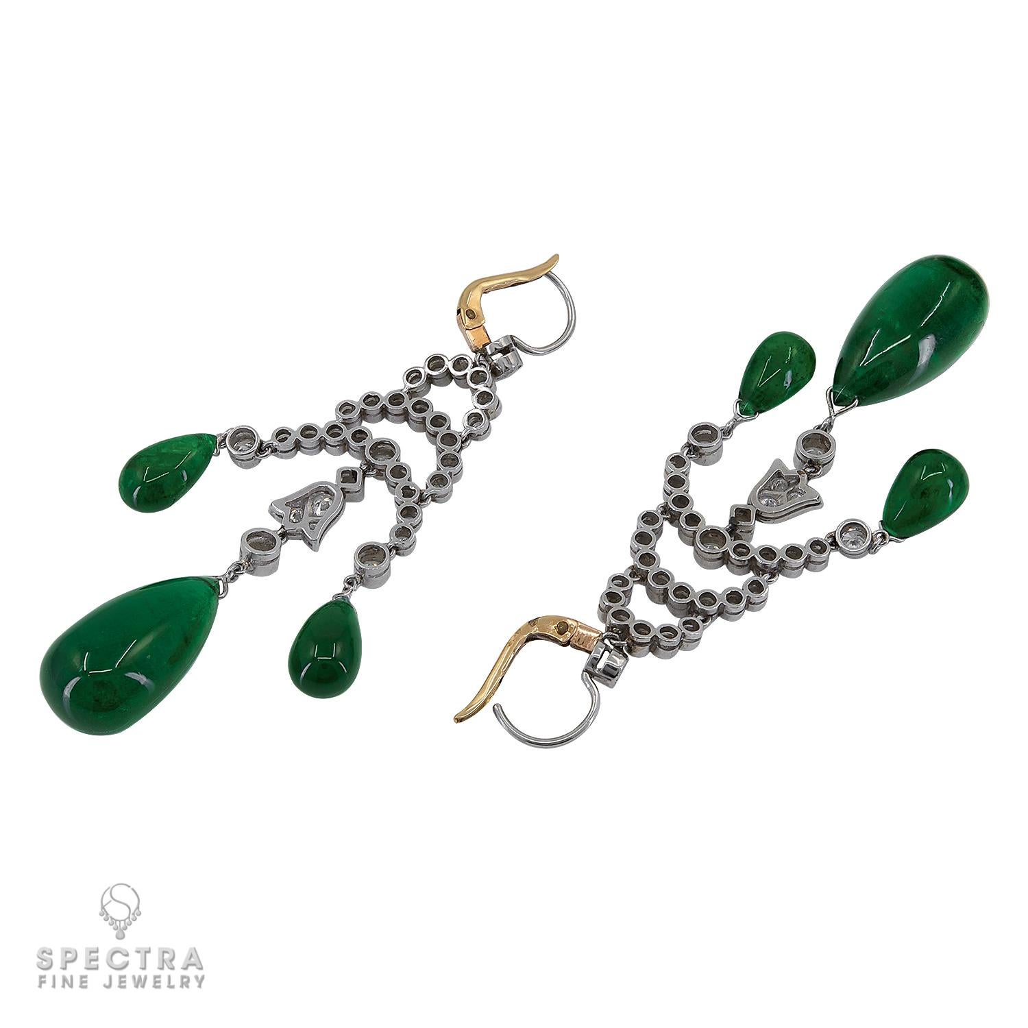 Spectra Fine Jewelry Boucles d'oreilles chandelier romantique en émeraude et diamant Pour femmes en vente