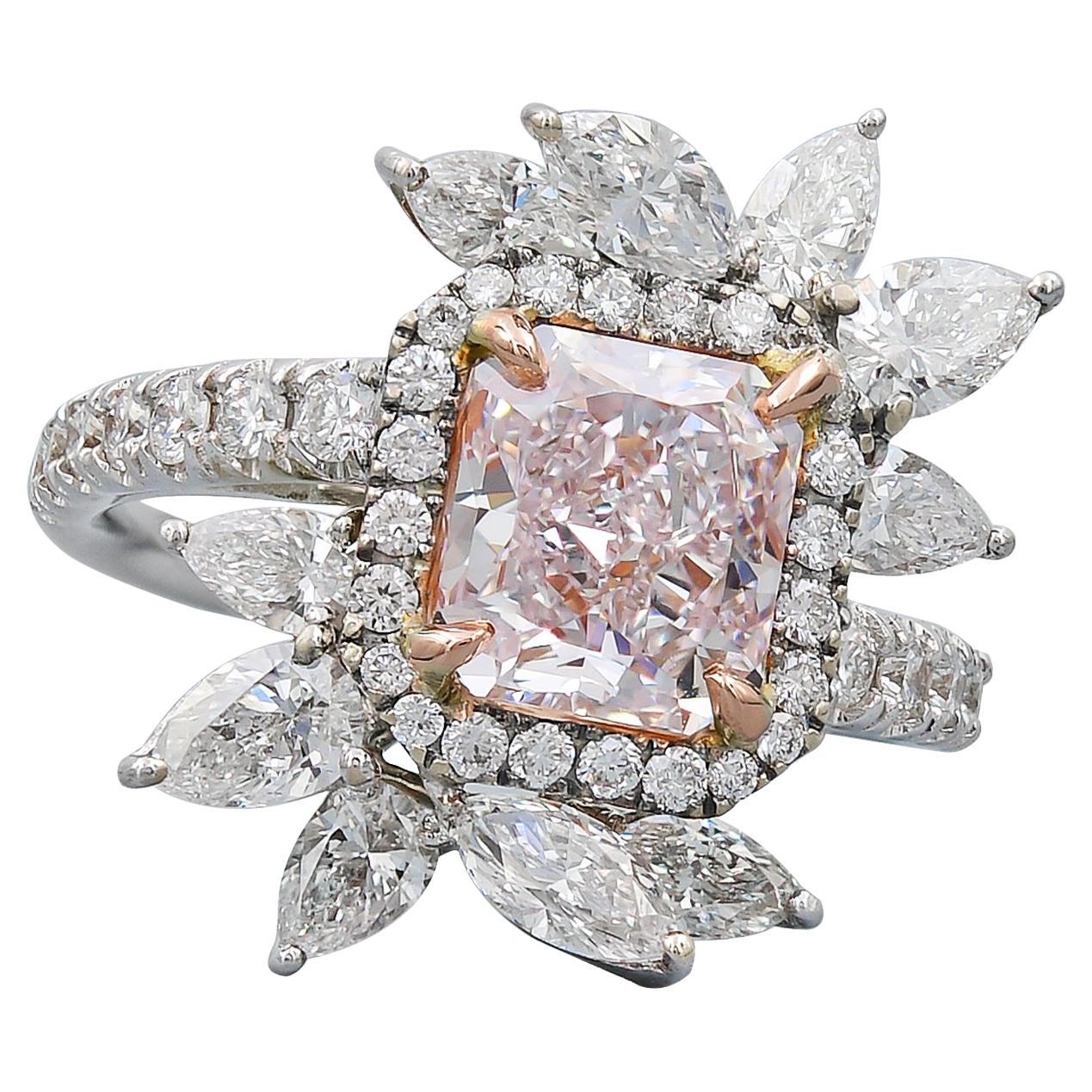 Spectra Fine Jewlery, GIA-zertifizierter 2,62 Karat rosa Diamant-Cocktailring im Angebot