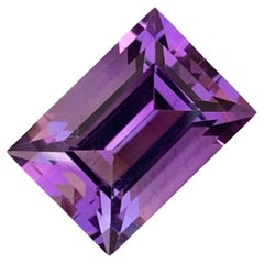 Spectral Purplish Amethyst 5.70 carats Baguette Cut Natural Brazilian Gemstone