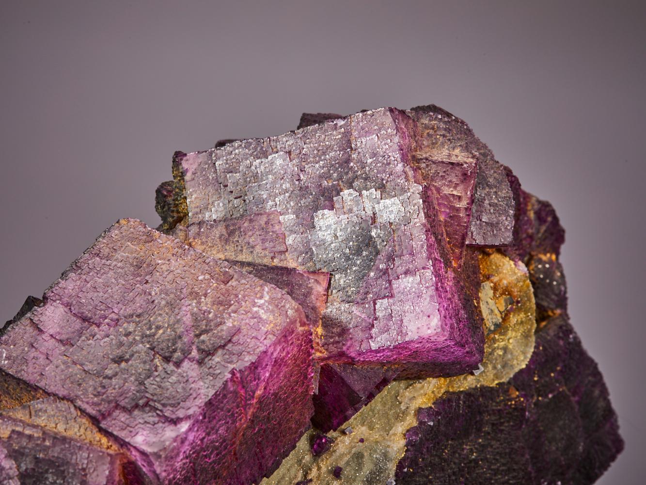 Sinfonia spettrale: Fluorite multicolore dagli USA in vendita 7