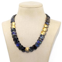 Collana con disco in argento ossidato, spettacrolite e labradorite, Atelier Zobel 2026