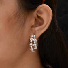 Boucles d'oreilles créoles « Feuille » en or blanc 18 carats de Spectrum, ornées d'un diamant taille marquise de 5,5 carats
