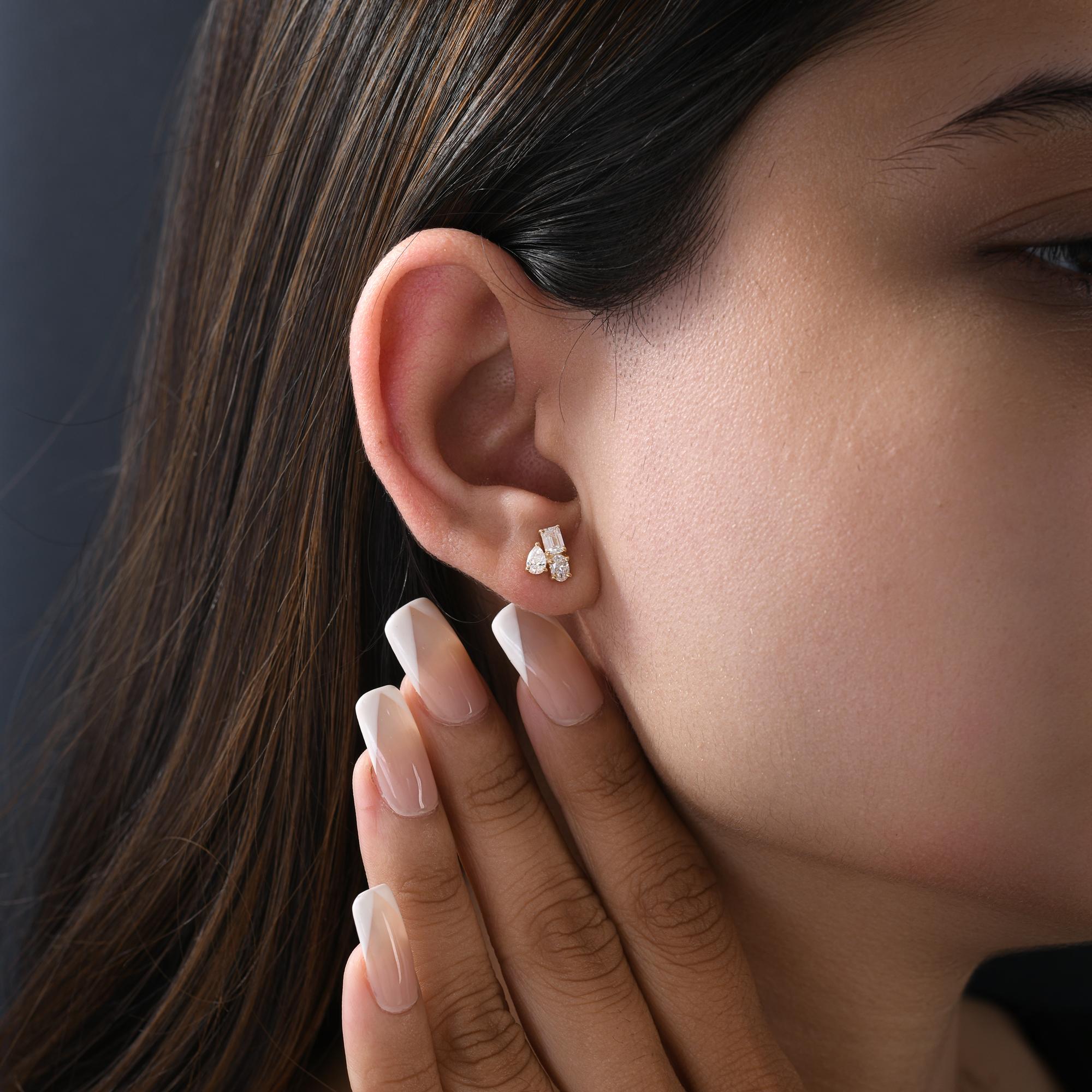 Verleihen Sie Ihrem Stil einen Hauch von Luxus mit diesen natürlichen Diamantohrringen in mehreren Formen, die wunderschön in 9 Karat Gelbgold gefertigt sind. Mit 0,93 Karat echten Diamanten in einer atemberaubenden Kombination von Formen zeigen