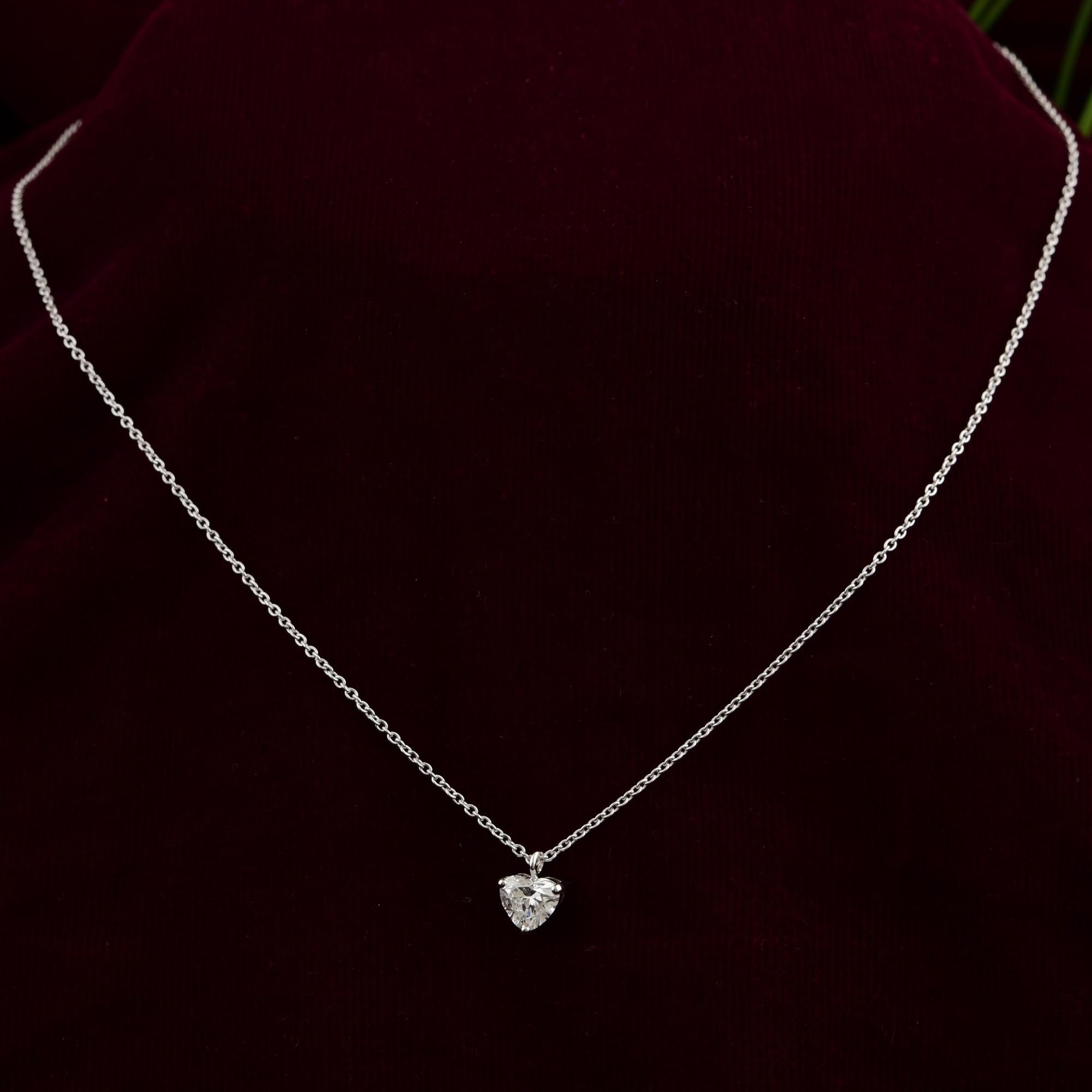 Spectrum Jewels Collier de chaîne en or blanc 14K avec solitaire en diamant en forme de cœur naturel en vente 2