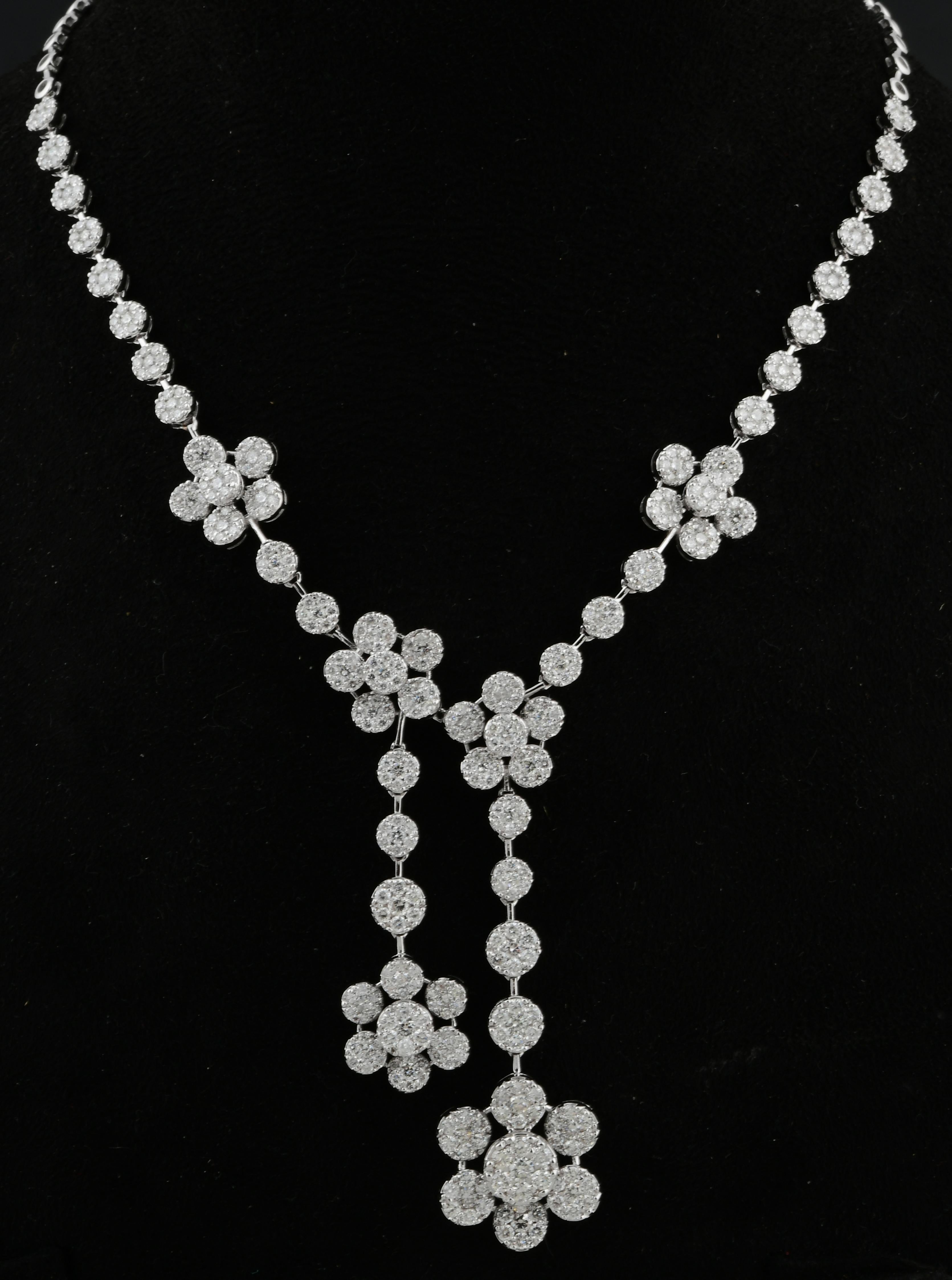 Spectrum Jewels Collar de gota de oro blanco de 14 quilates con diamantes florales de talla brillante de 9,23 quilates en Nuevo estado para la venta en Diera, Dubai