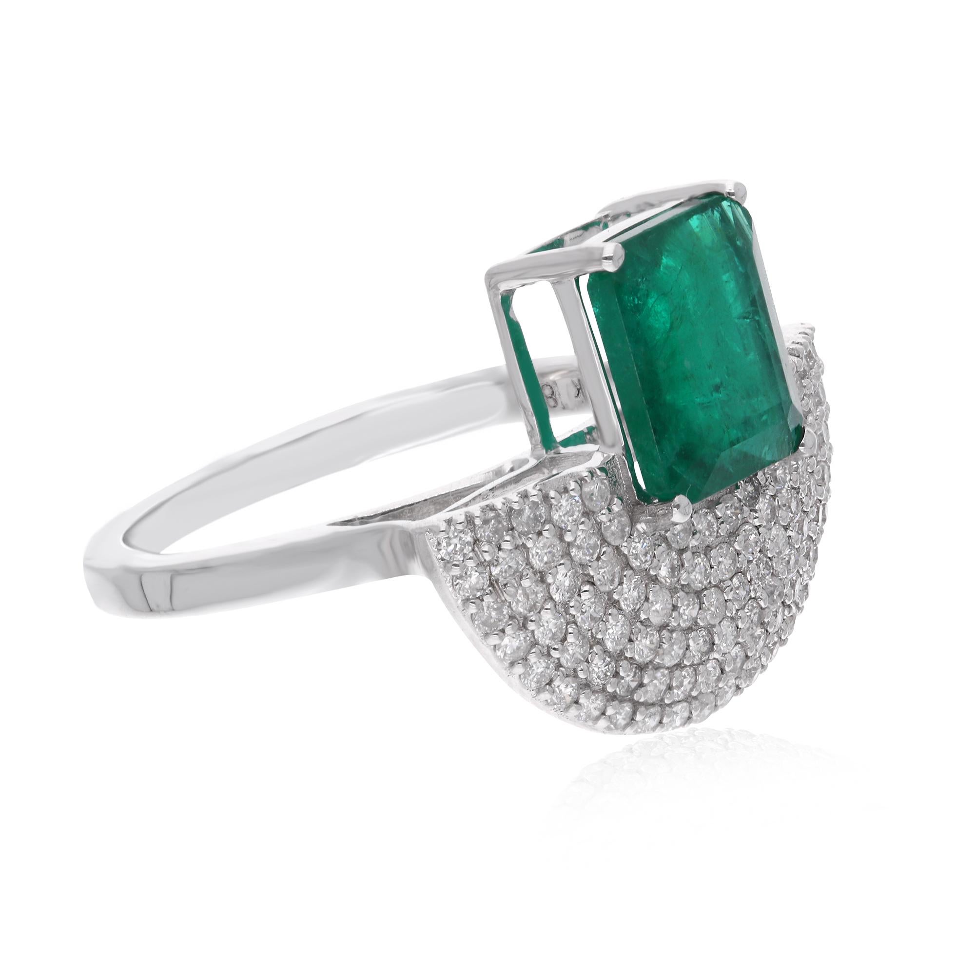 Modern Spectrum Jewels Emerald Gemstone Hand Fan Style Ring Diamond 14 Karat White Gold For Sale