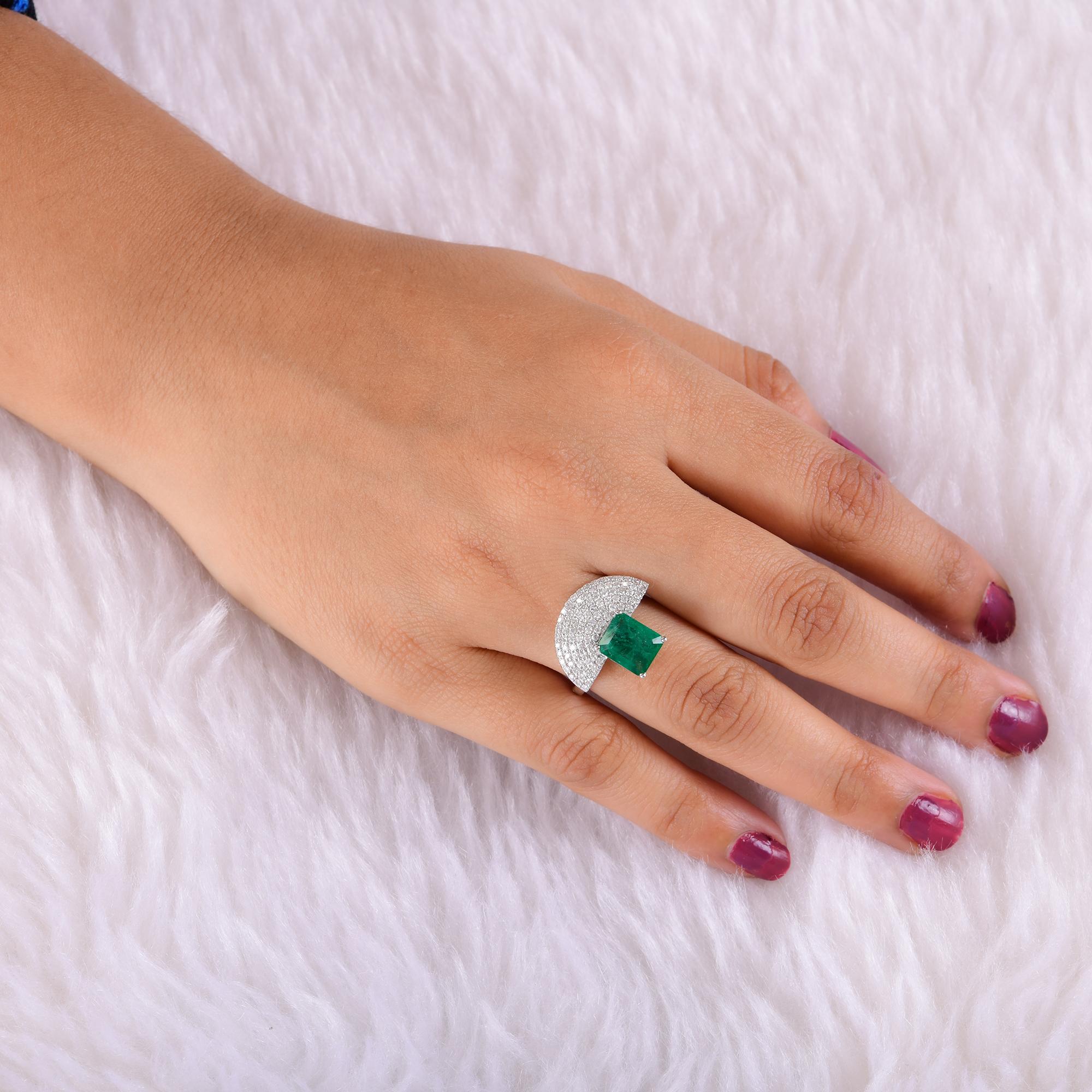 Emerald Cut Spectrum Jewels Emerald Gemstone Hand Fan Style Ring Diamond 14 Karat White Gold For Sale