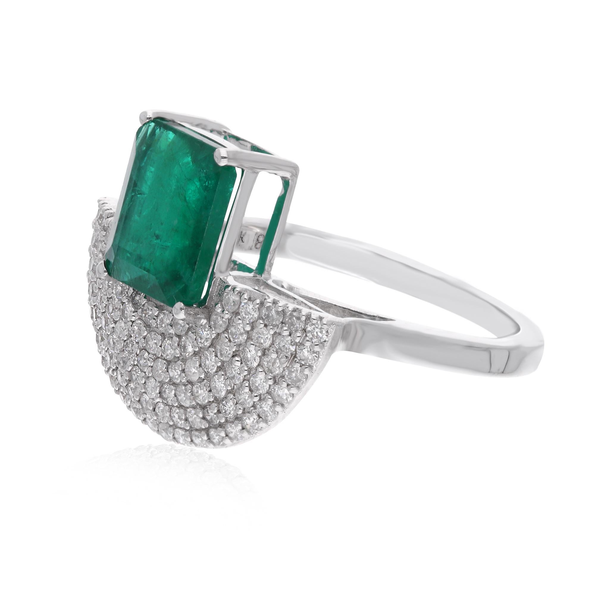 Spectrum Jewels Emerald Gemstone Hand Fan Style Ring Diamond 14 Karat White Gold In New Condition For Sale In Diera, Dubai