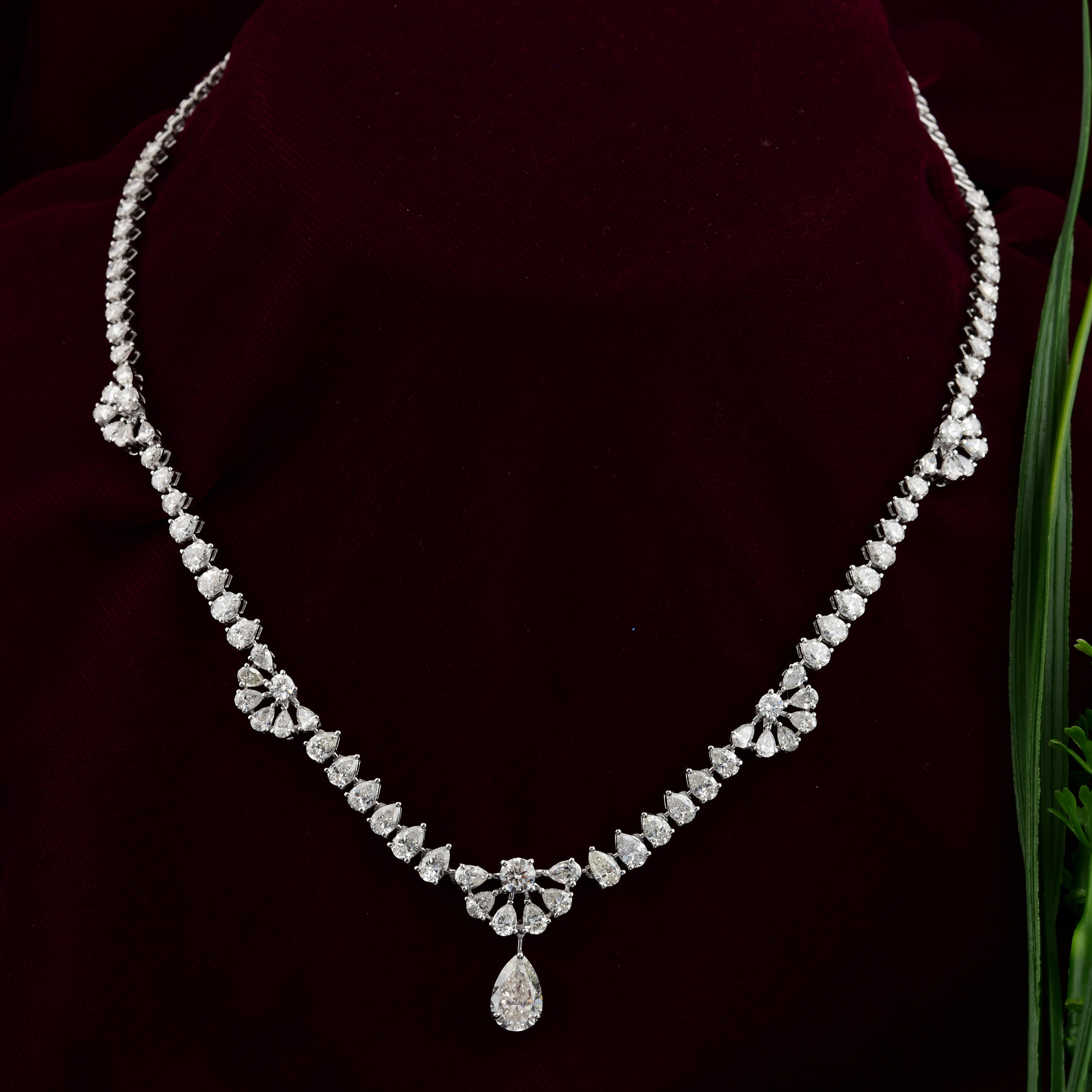 Spectrum Jewels Pear 10.63Ct SI/H Diamond 18K White Gold Floral Choker Necklace In New Condition For Sale In Diera, Dubai