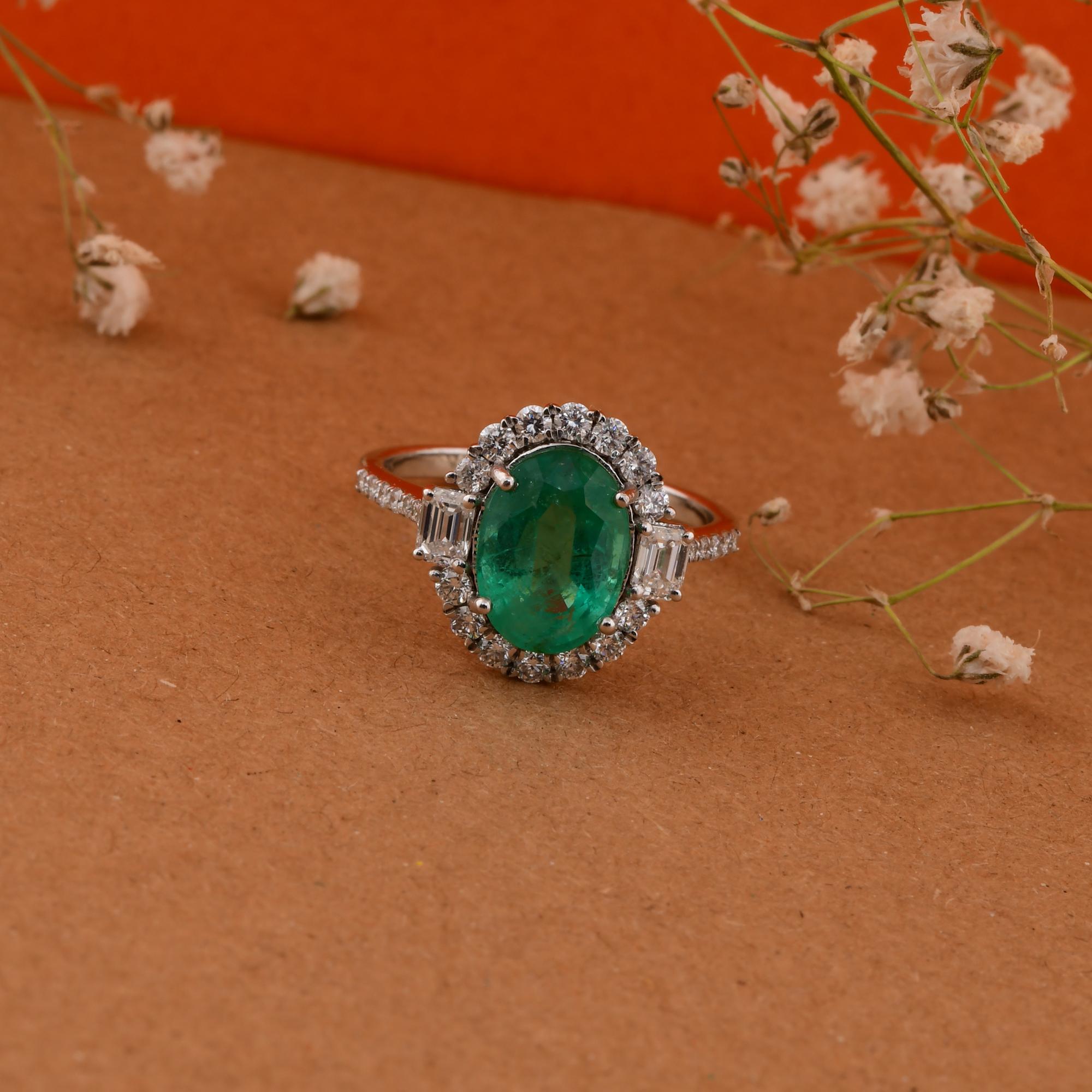 Women's Oval Shape Zambian Emerald Ring SI Clarity HI Color Diamond 14 Karat White Gold For Sale