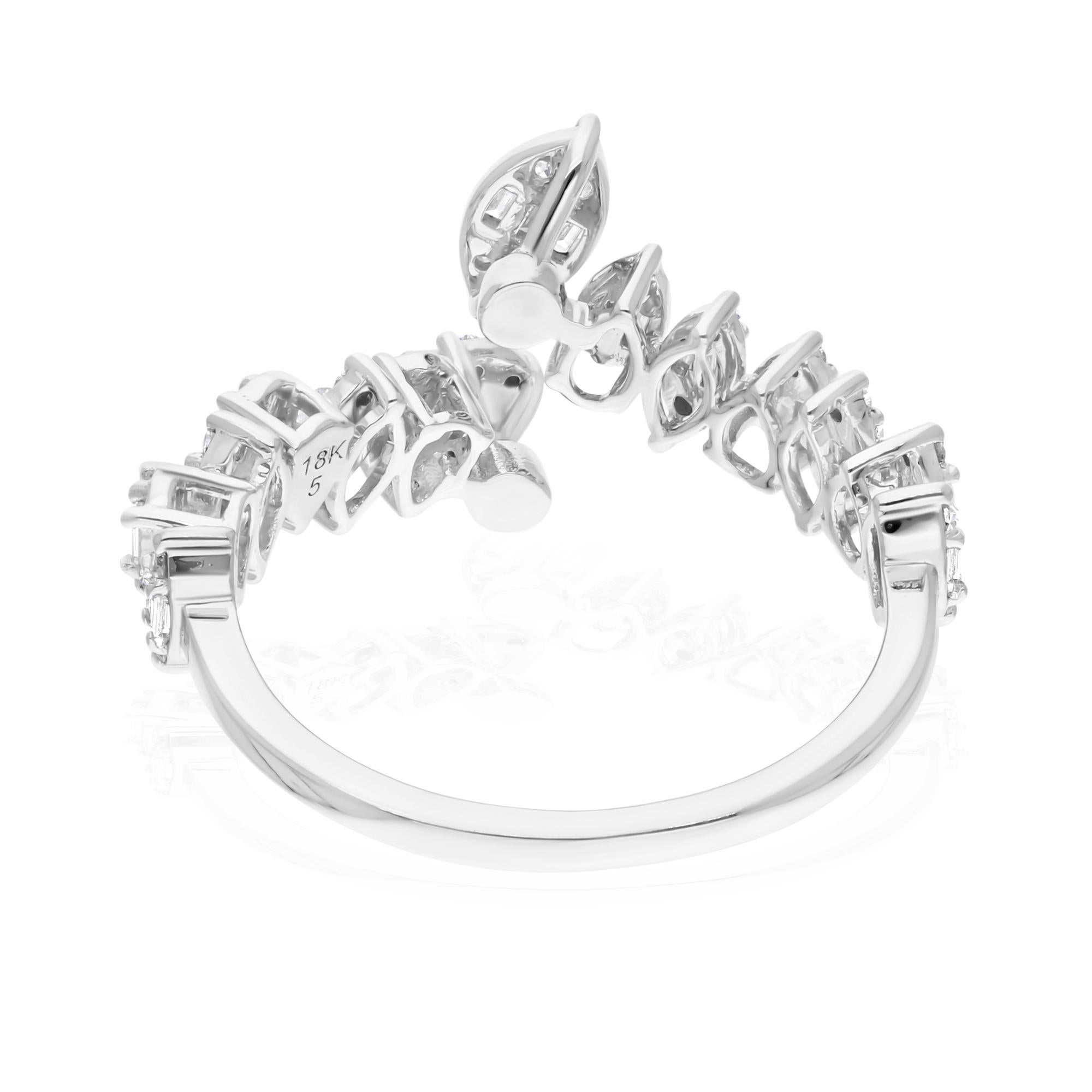Spectrum Jewels Anello a fascia in oro bianco 14k con diamante rotondo taglio baguette 0,61 carati SI/H in vendita 1