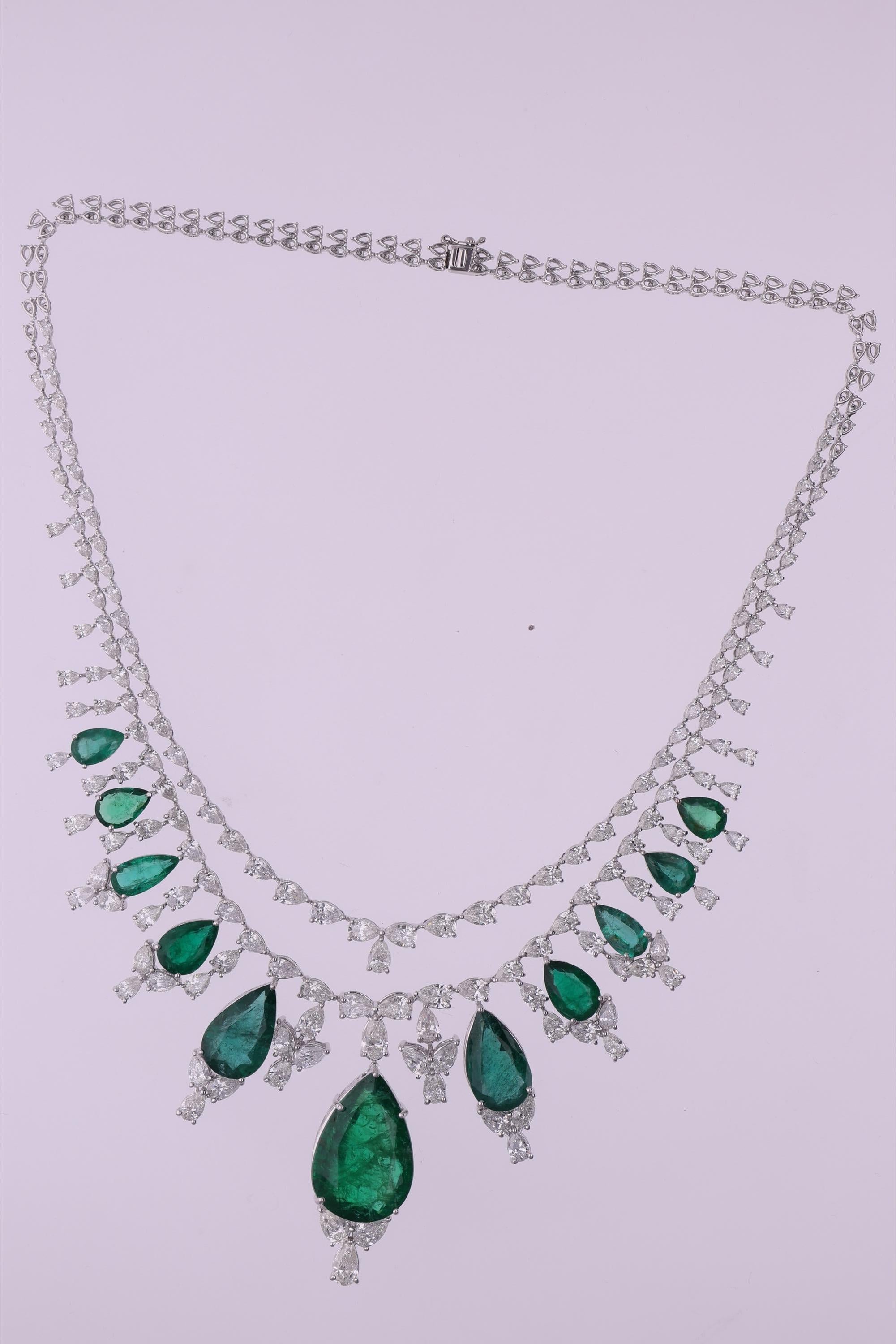 45,3 Karat sambischer Smaragd 24,88 Karat SI/H Diamant-Halskette 14 Karat Weißgold Damen im Angebot