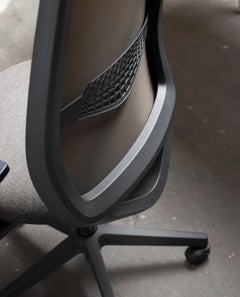 Speed High Backrest Managerial Armchair in Mesh & Upholstery by Quinti Sedute