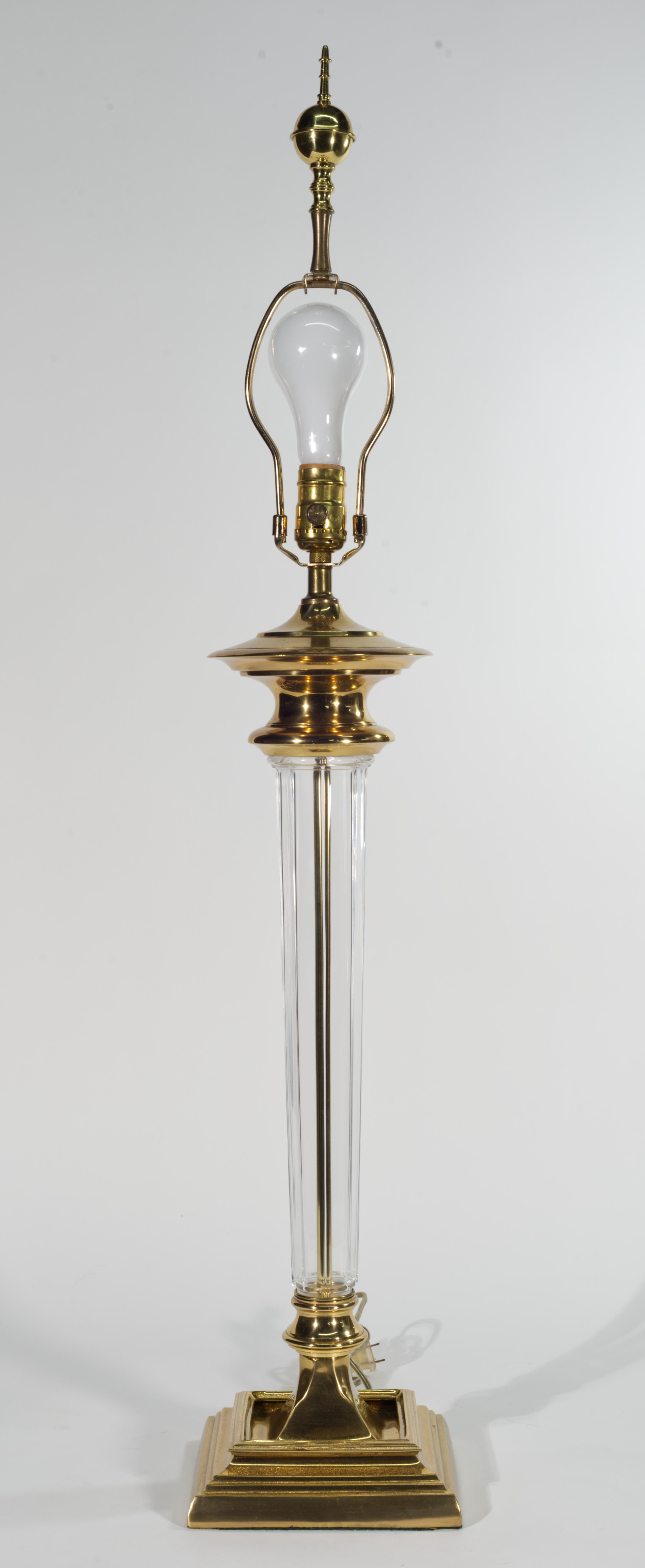 Speer Vintage Große amerikanische Empire-Tischlampe aus Kristall und Bronze, Vintage (20. Jahrhundert) im Angebot