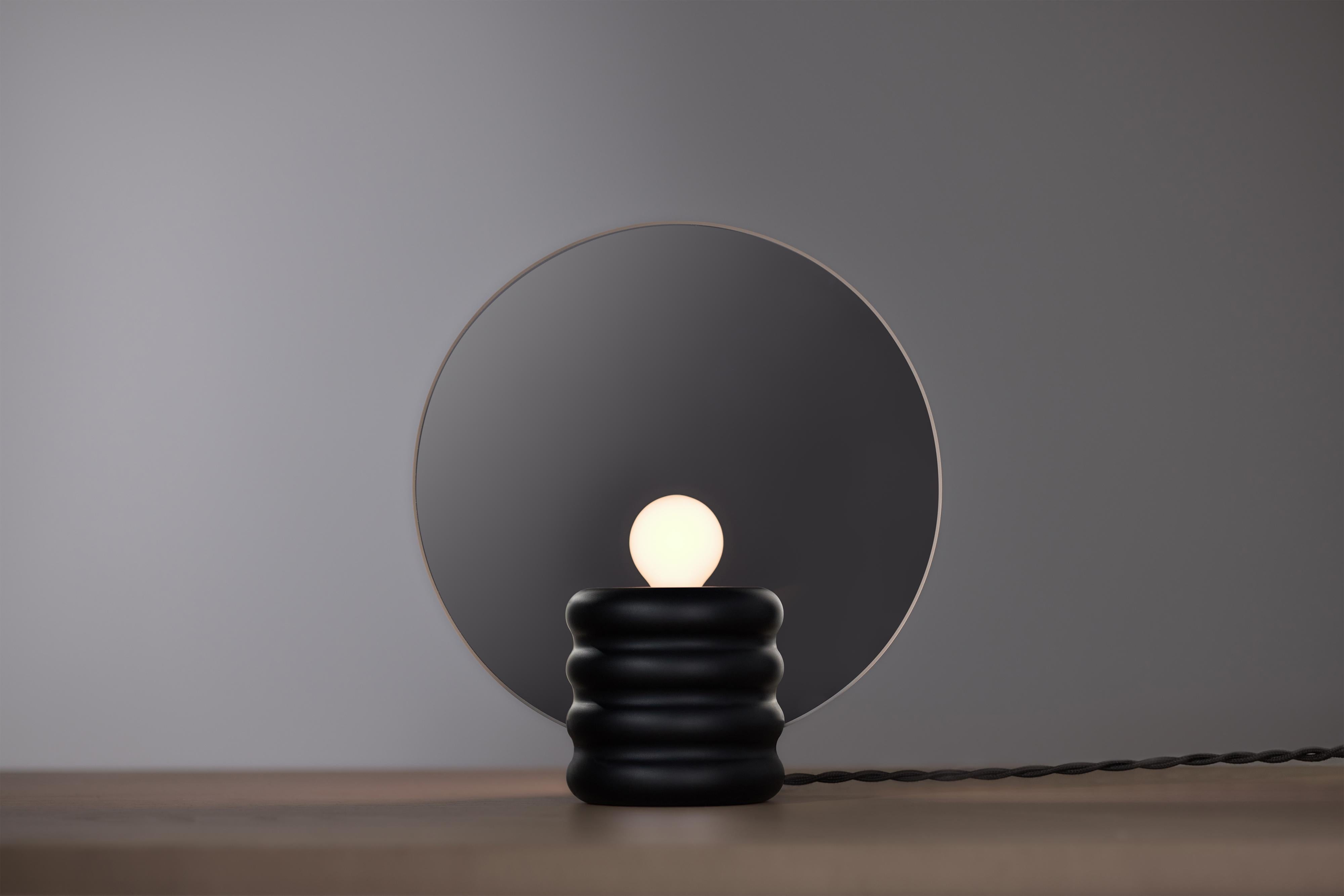Spegla Mirror Lamp – Where Light Meets Reflection
A mirror and a lamp in one – an illusion of light and transparency that transforms any space.

💡 The Magic of Light & Reflection
With the Spegla Mirror Lamp, you control what’s visible behind the