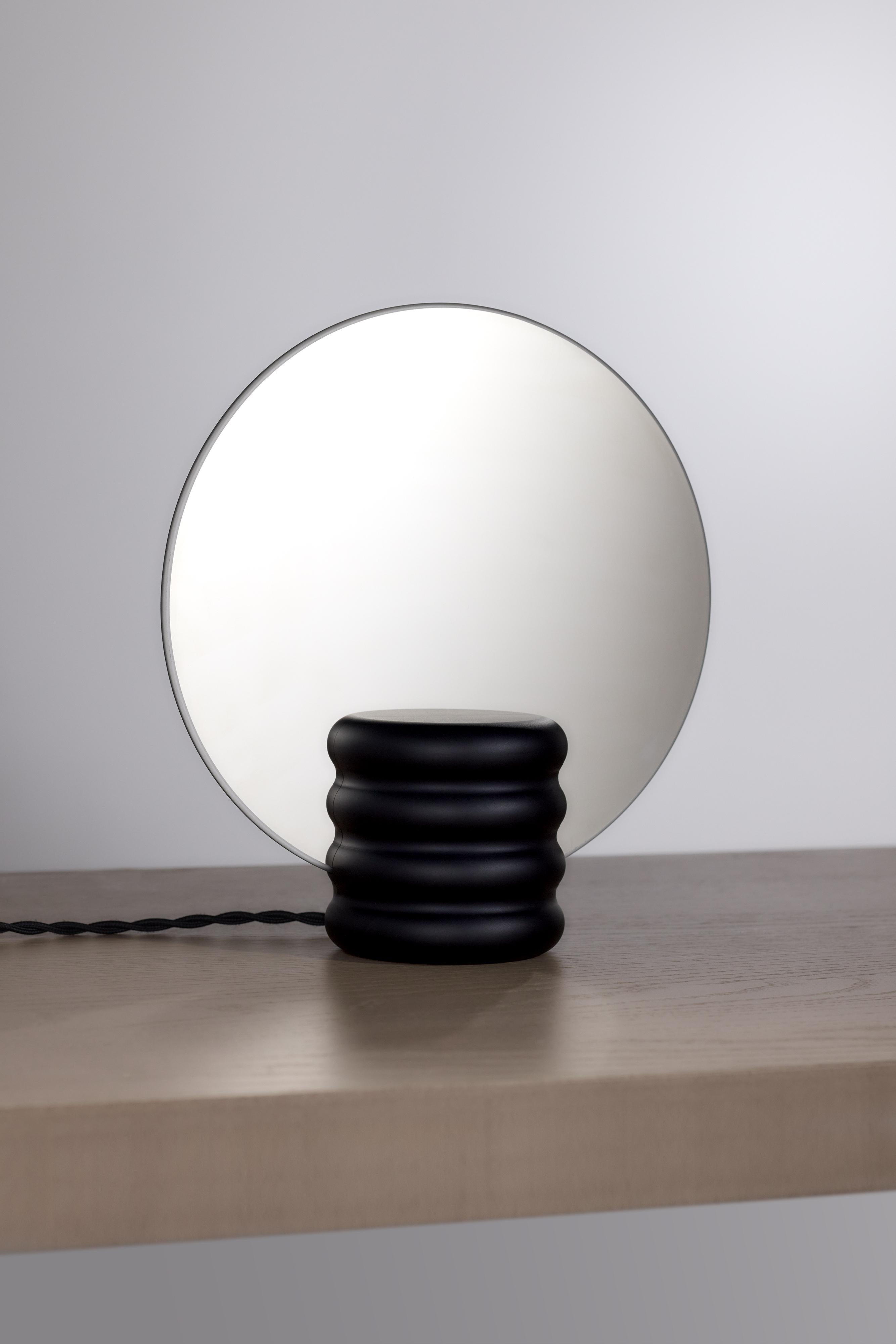 Vetro Lampada Spegla Mirror - Lampada in alluminio lucido e vetro a specchio semitrasparente in vendita