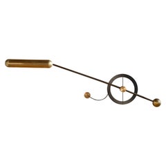 Lampe murale Spektrum en laiton sculpté à la main par Jan Garncarek