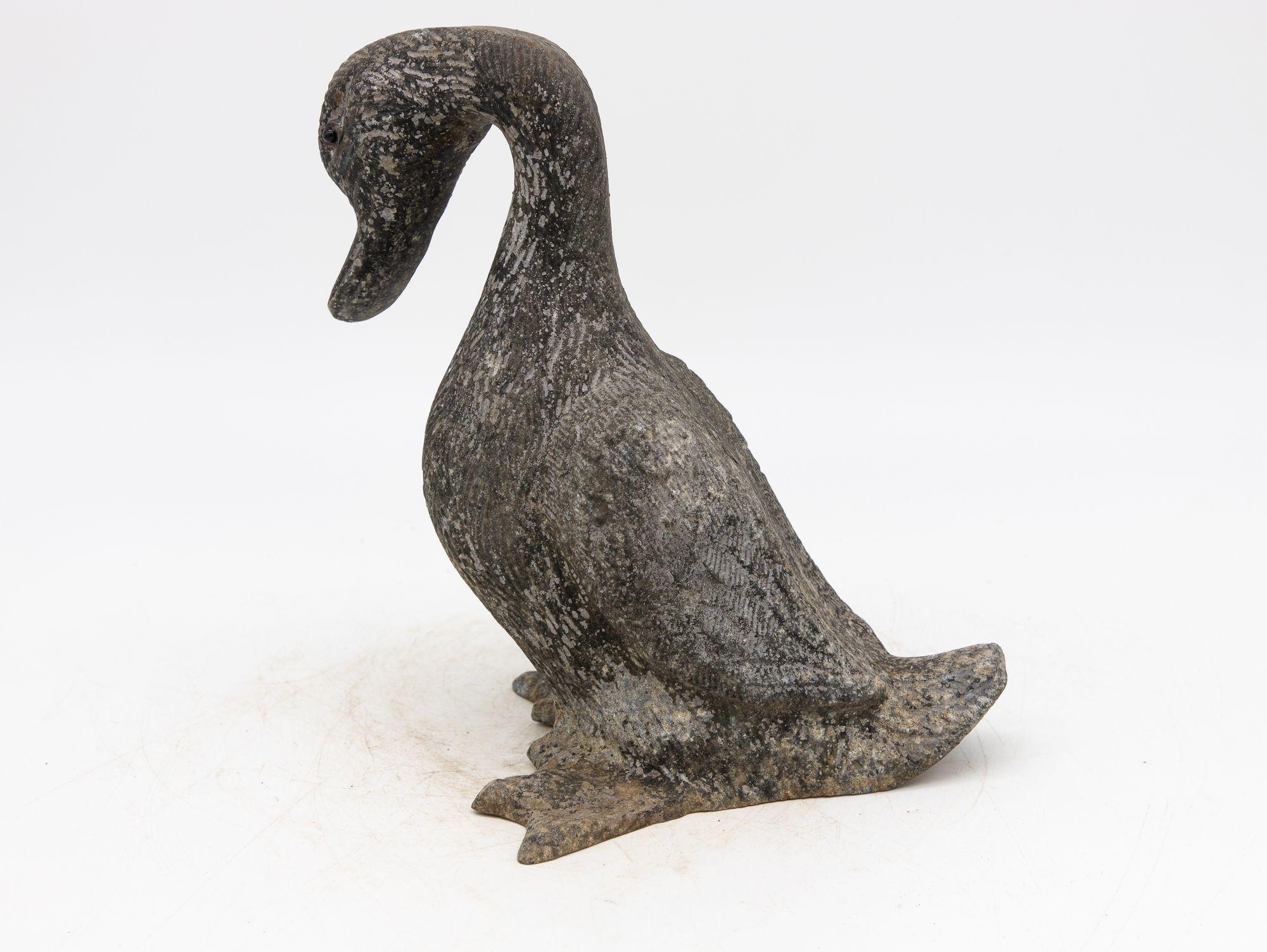 Inglese Anatra in zinco spelta con occhi di vetro, Inghilterra, inizio 20° sec. in vendita