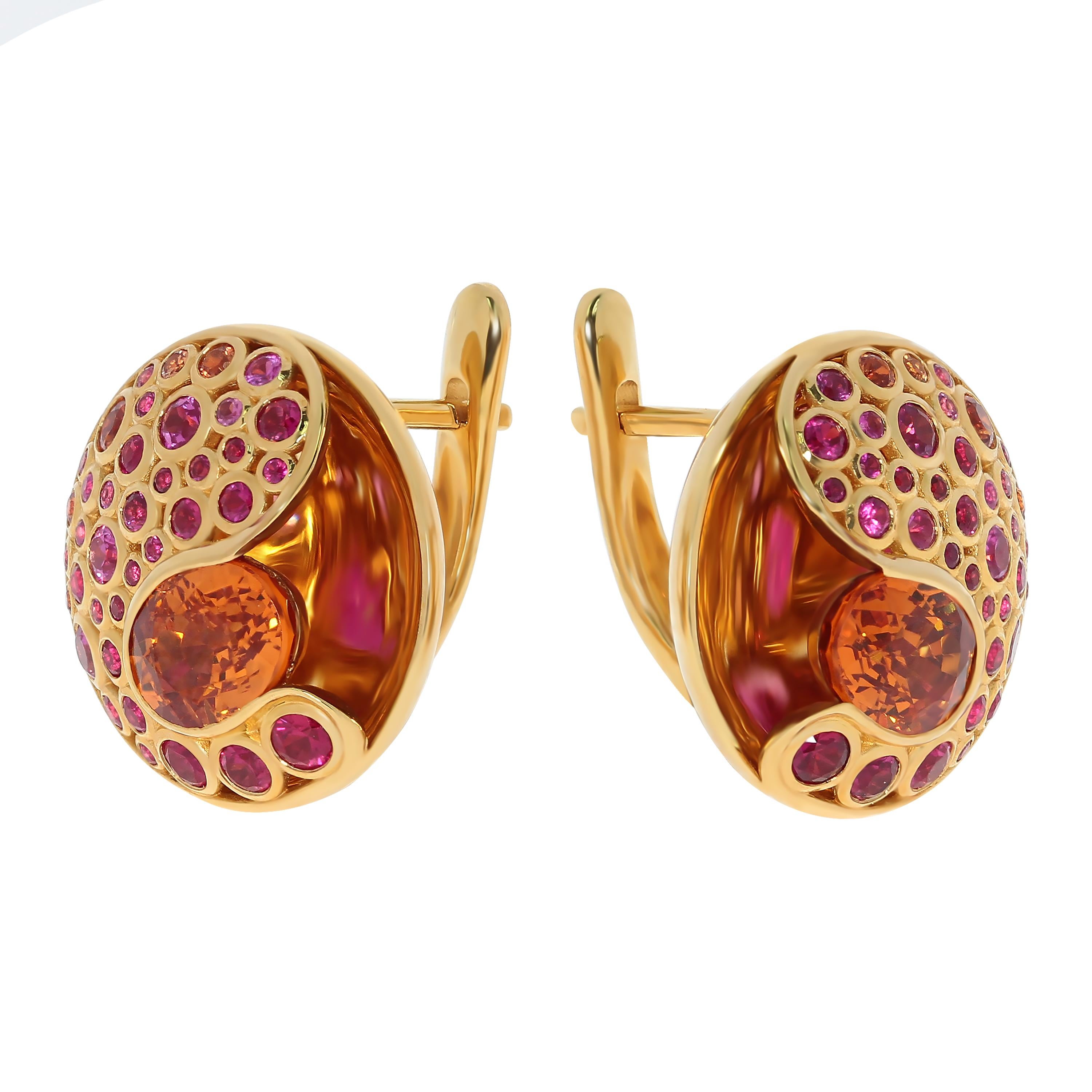 Spessartine 2.59 Carat Ruby Sapphire 18 Karat Yellow Gold Bubble Earrings
Incredibly light and airy Earrings from our Bubbles Collection. Yellow 18 Karat Gold is made in the form of variety of small bubbles, some of which have 43 Rubies and 33 Pink