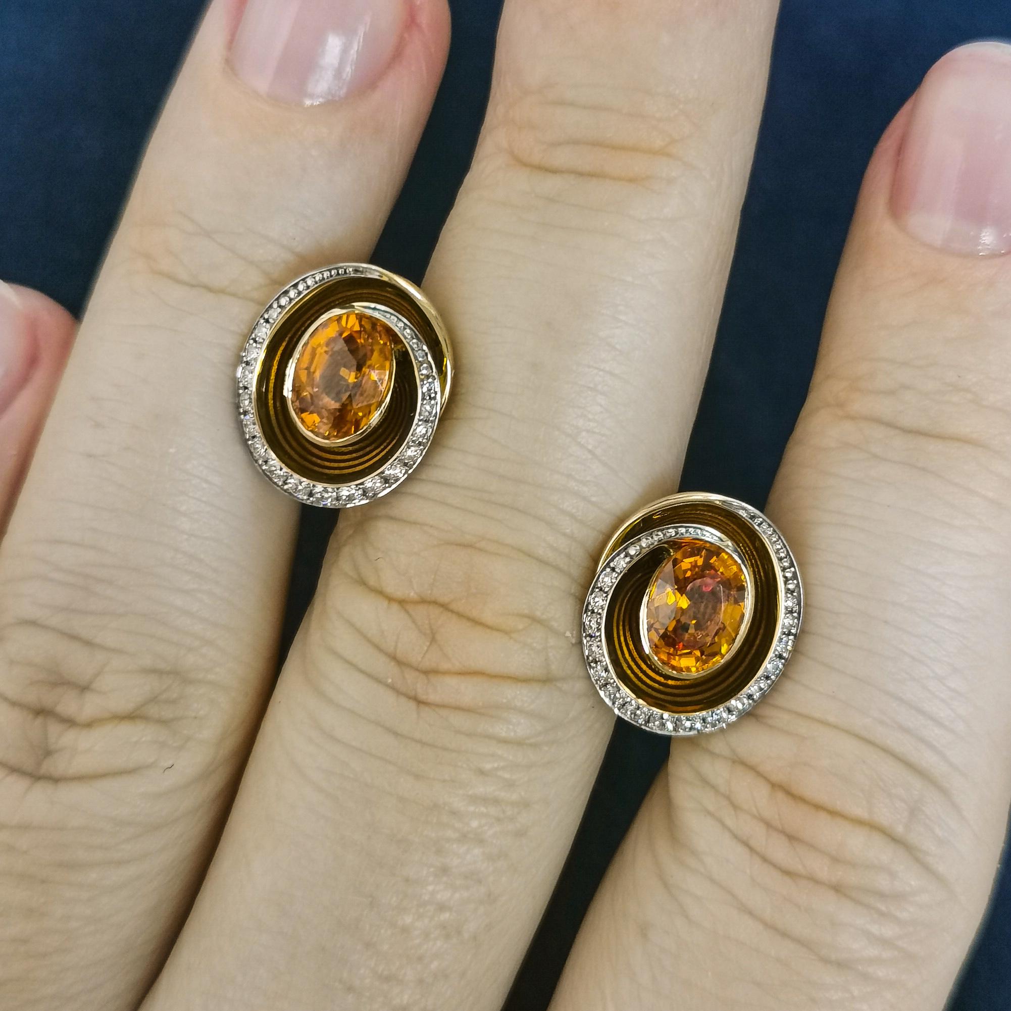 Ohrringe aus 18 Karat Gelbgold mit Spessartin-Diamanten und Emaille in Melt-Farben (Ovalschliff) im Angebot