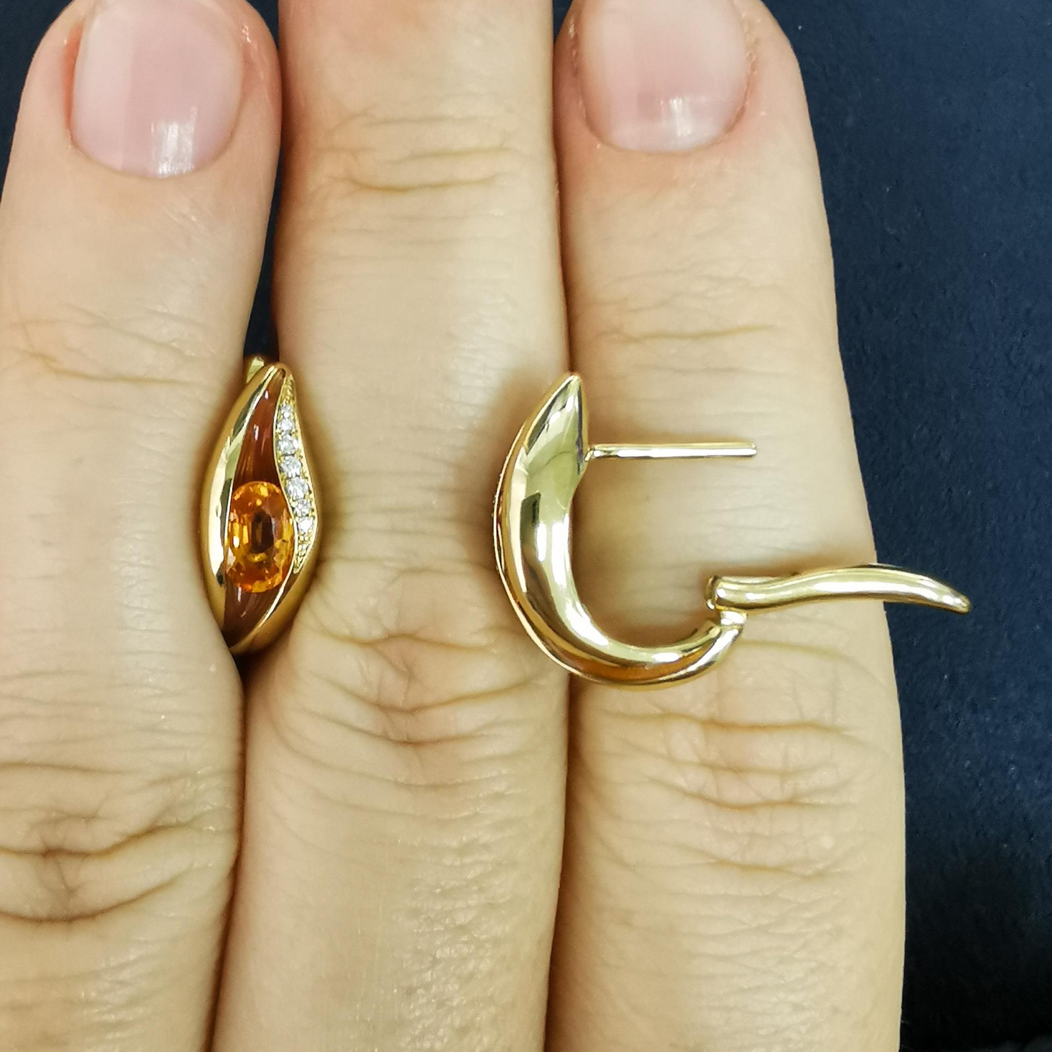 Ohrringe aus 18 Karat Gelbgold mit Spessartin-Diamanten und Emaille in Melt-Farben Damen