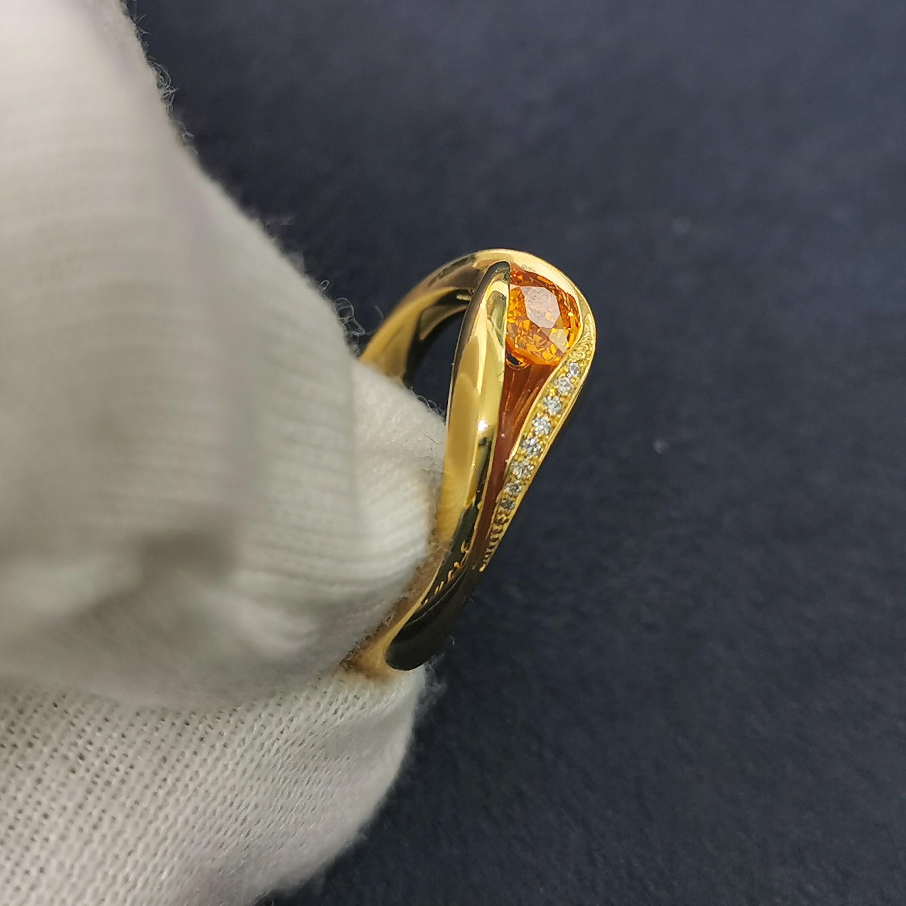 For Sale:  Spessartine Diamonds Enamel 18 Karat Yellow Gold Melted Colors Ring 7