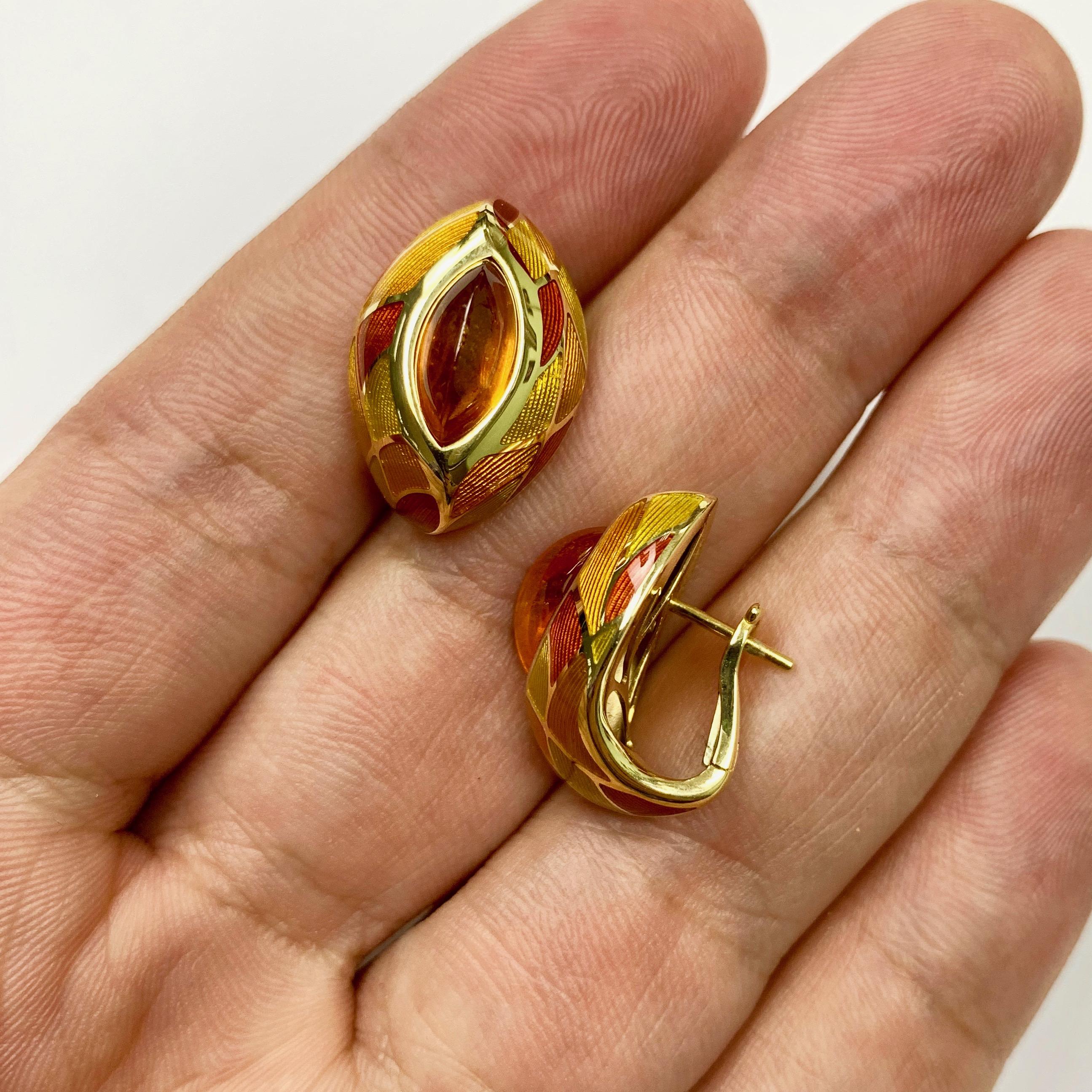 Women's Spessartine Garnet 6.40 Carat Enamel 18 Karat Yellow Gold Earrings For Sale