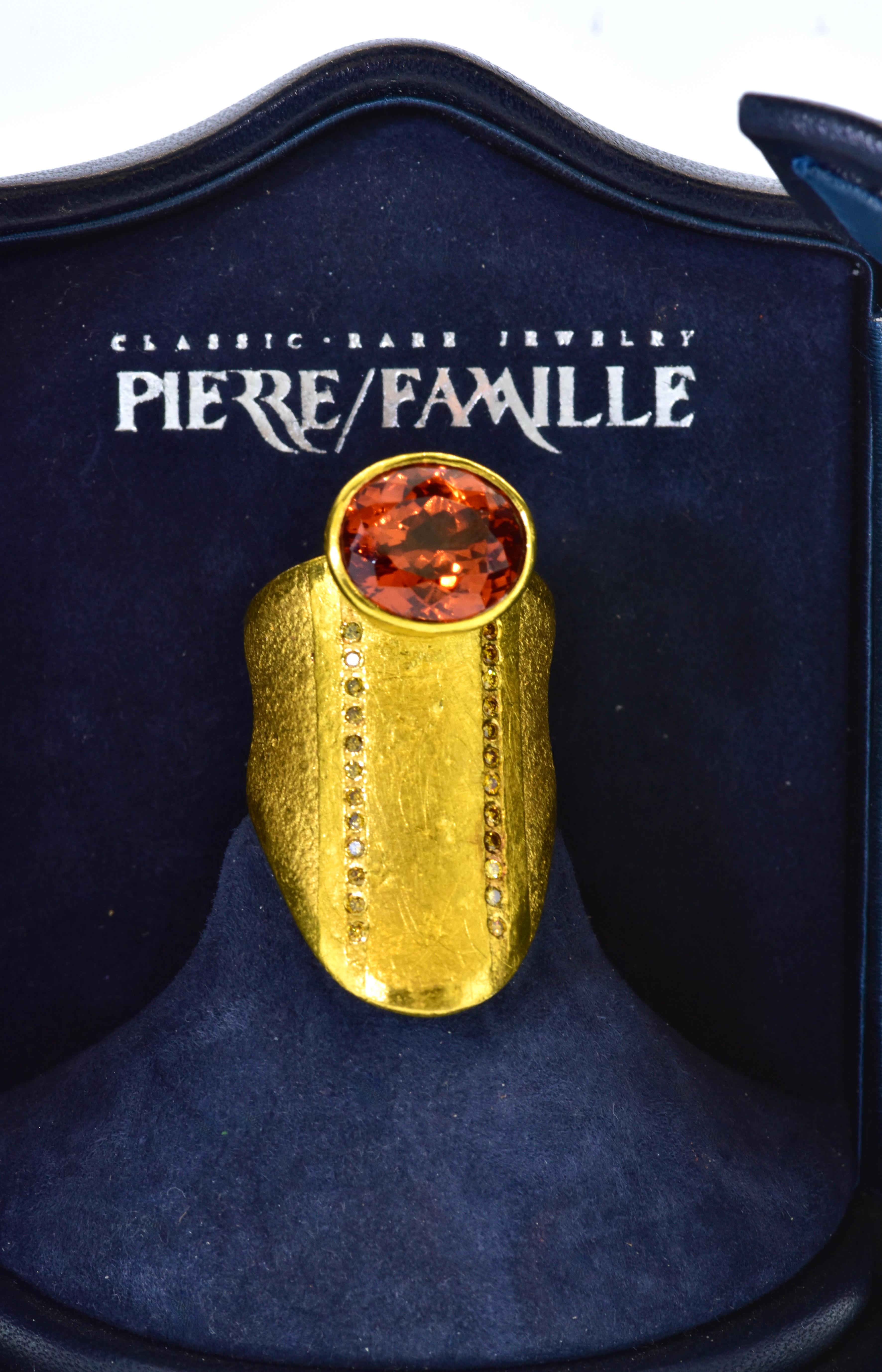 Spessartite Garnet, 10.19 Cts. & Colored Diamond 18K Ring, Atelier Zobel, 2002 For Sale 3