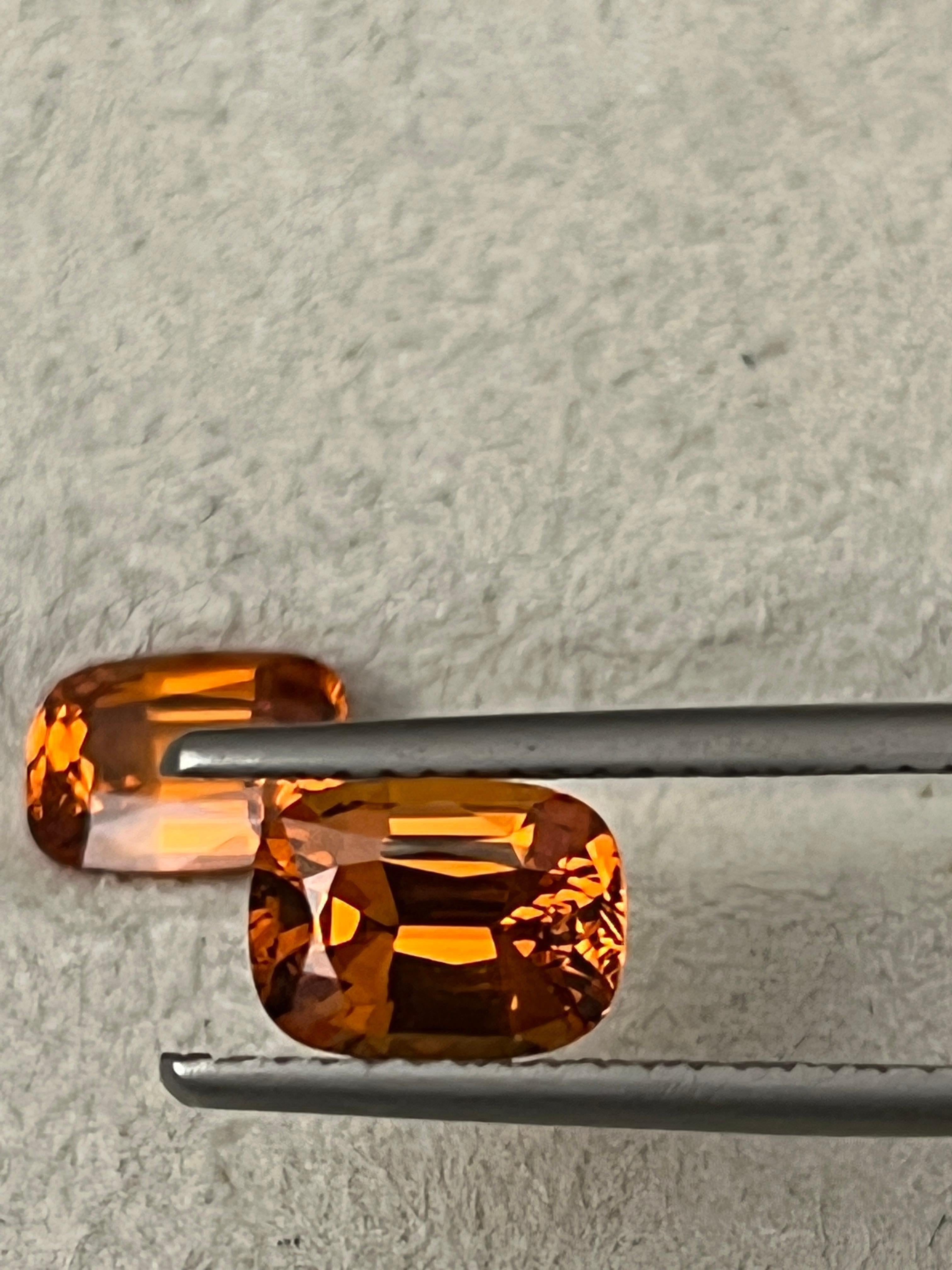 Paar Spessartit-Granat-Ohrringe im Kissenschliff, ca. 4,52 Karat im Angebot 3