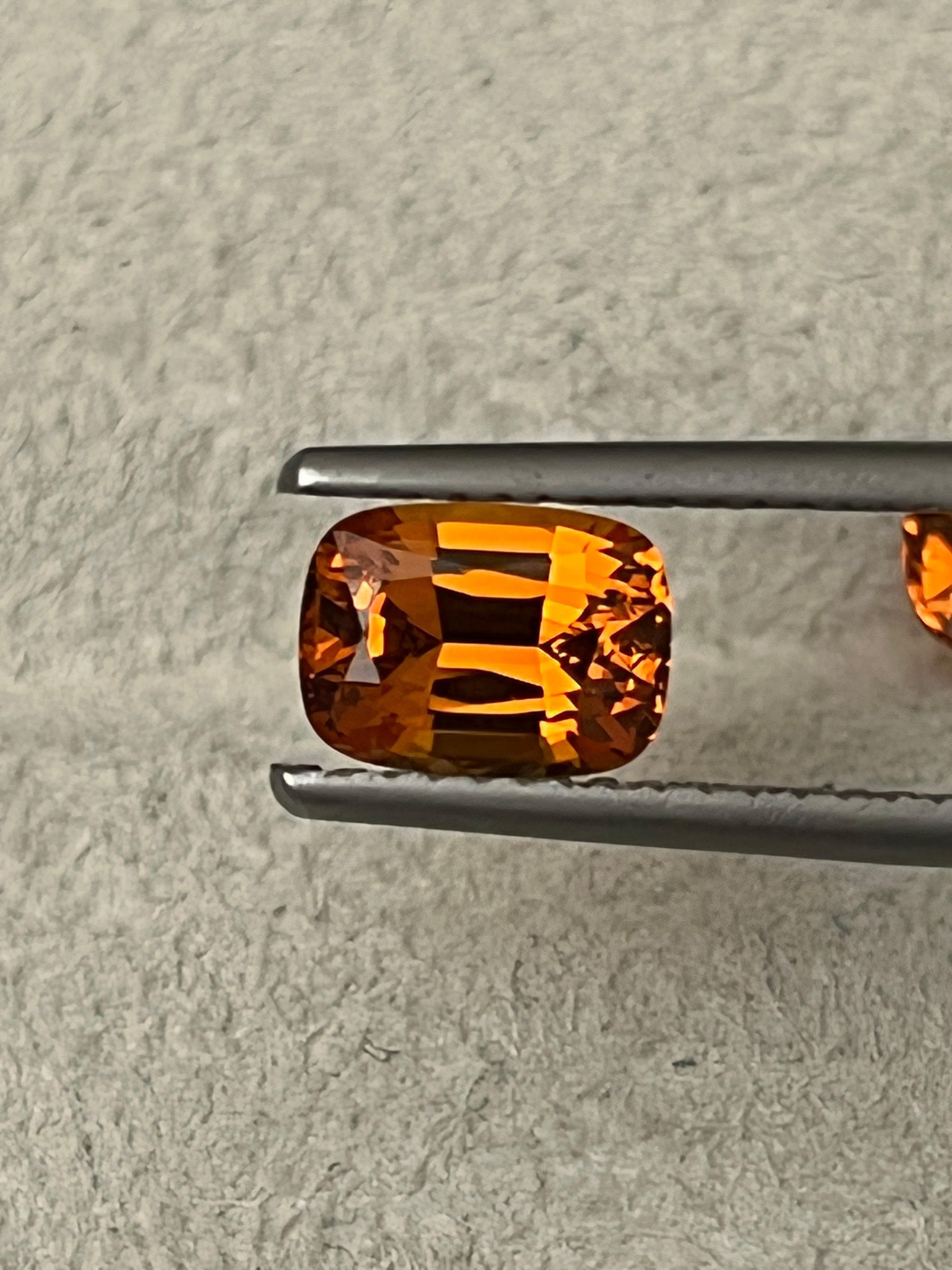 Paar Spessartit-Granat-Ohrringe im Kissenschliff, ca. 4,52 Karat im Angebot 4