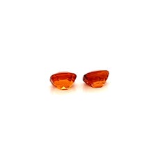 Paire de boucles d'oreilles ou bague Toi & Moi en grenat spessartite taille coussin, 3,73 carats