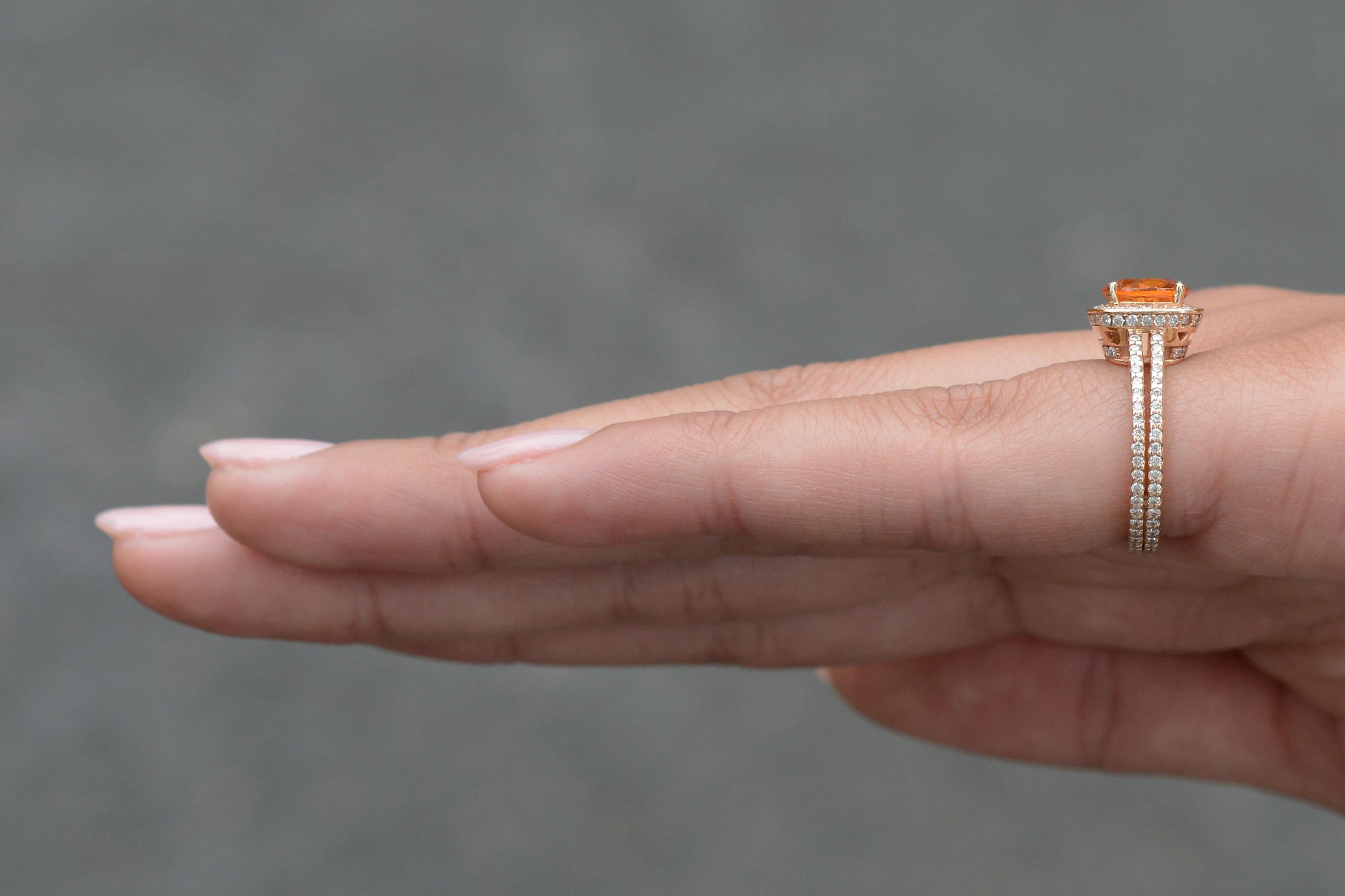 Contemporain Bague de fiançailles grenat spessartite et diamant en vente