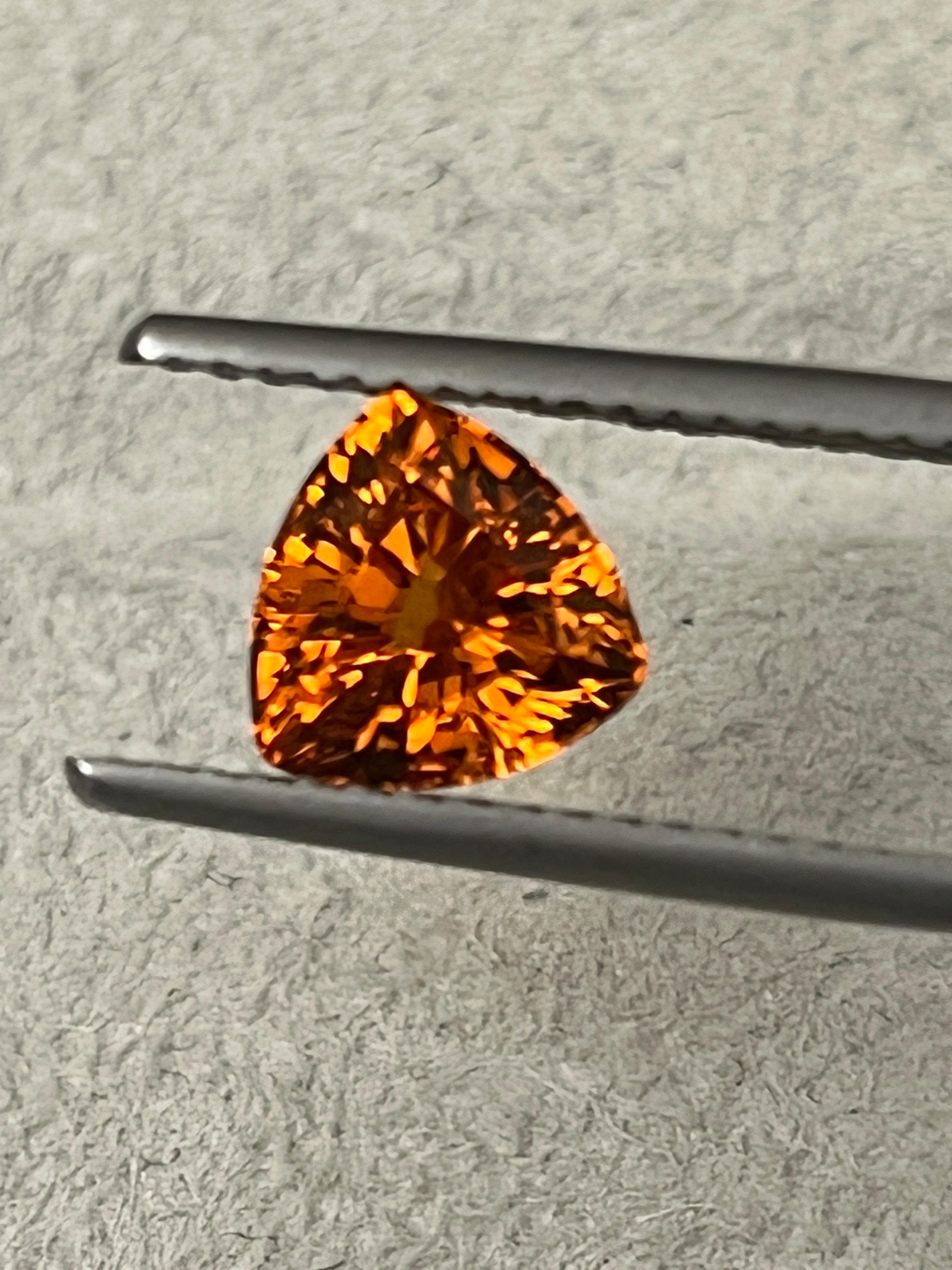 Spessartite Garnet Trilliant Cut Cts 3.17 Cocktail Ring In New Condition For Sale In Geneva, CH