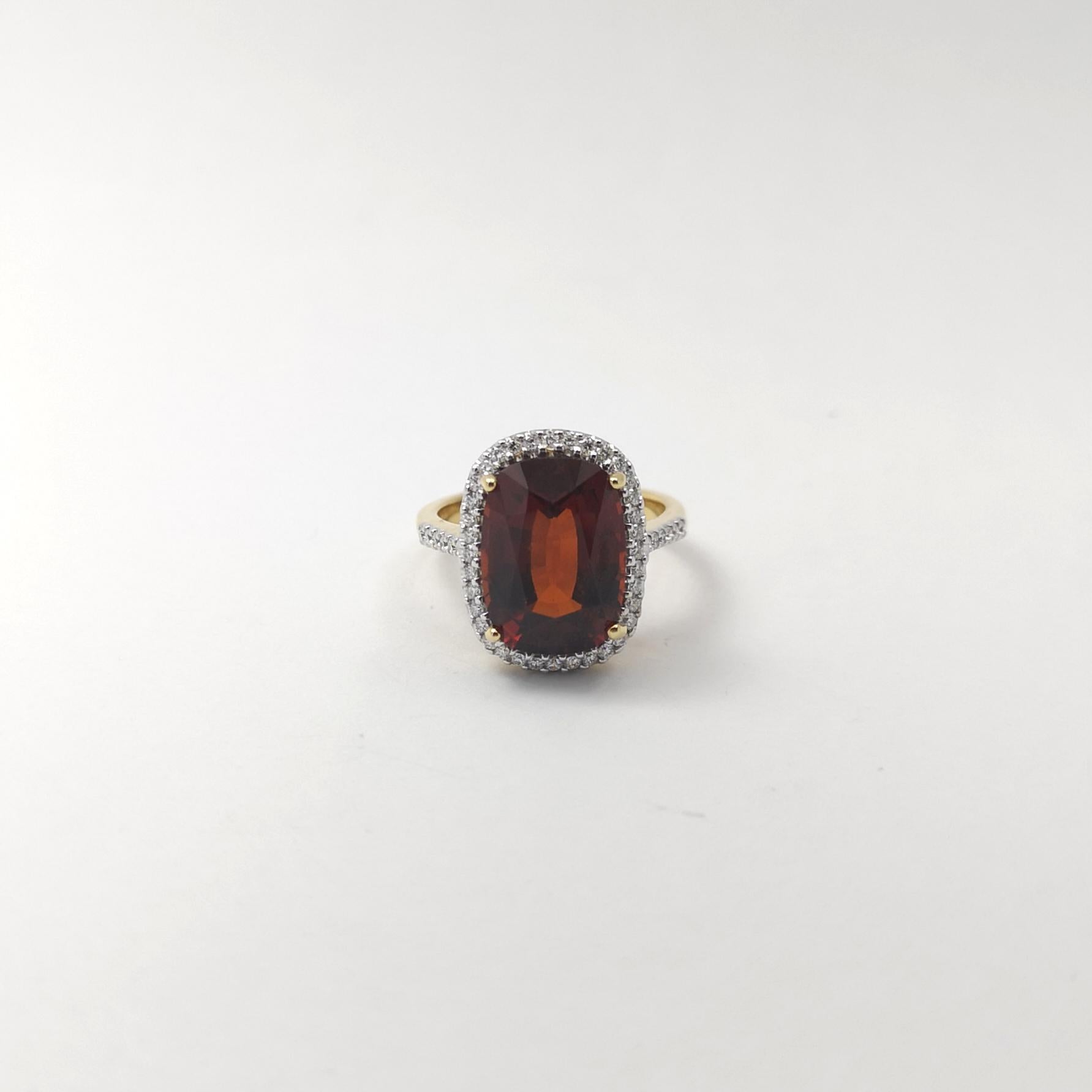 Bague en or 18 carats sertie de grenats spessartites et de diamants en vente 1
