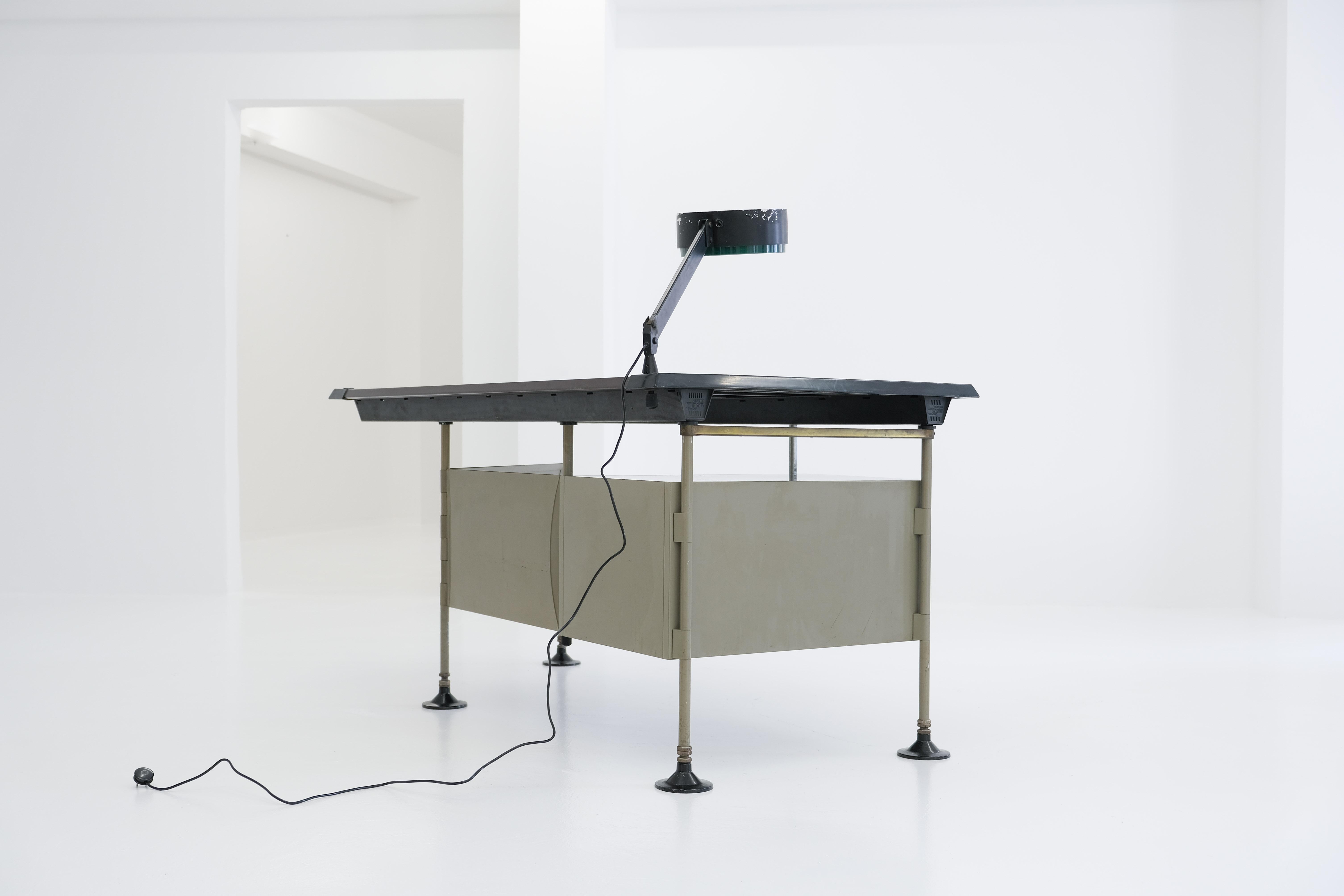 Mid-Century Modern Spezial Spazio Desk with Lamp by Studio BBPR for Olivetti