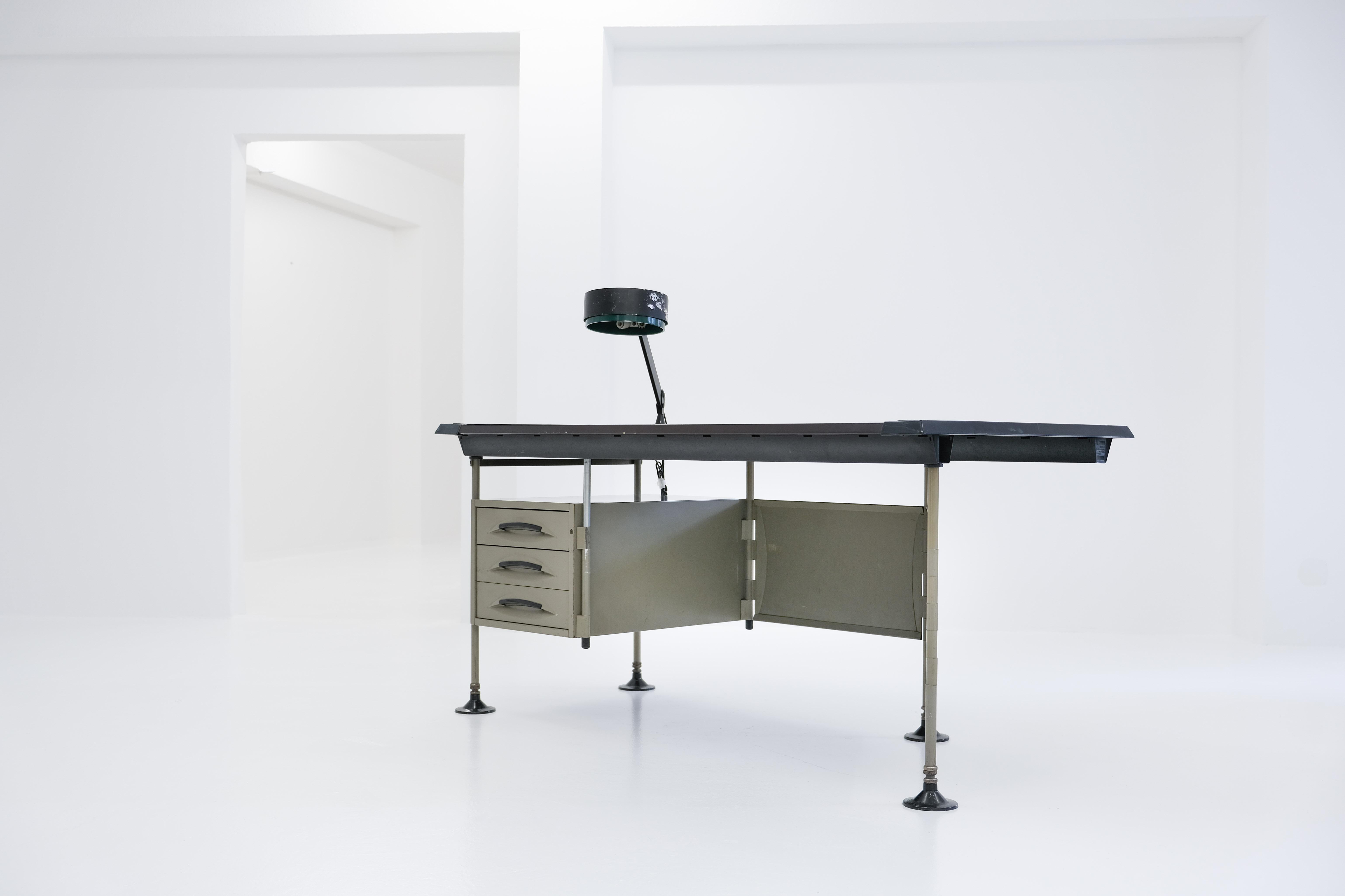 Spezial Spazio Desk with Lamp by Studio BBPR for Olivetti 1