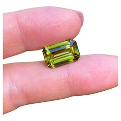 Sphene 8.39Ct natürlicher loser Edelstein, Octagon-Schliff, Madagaskar, GFCO zertifiziert