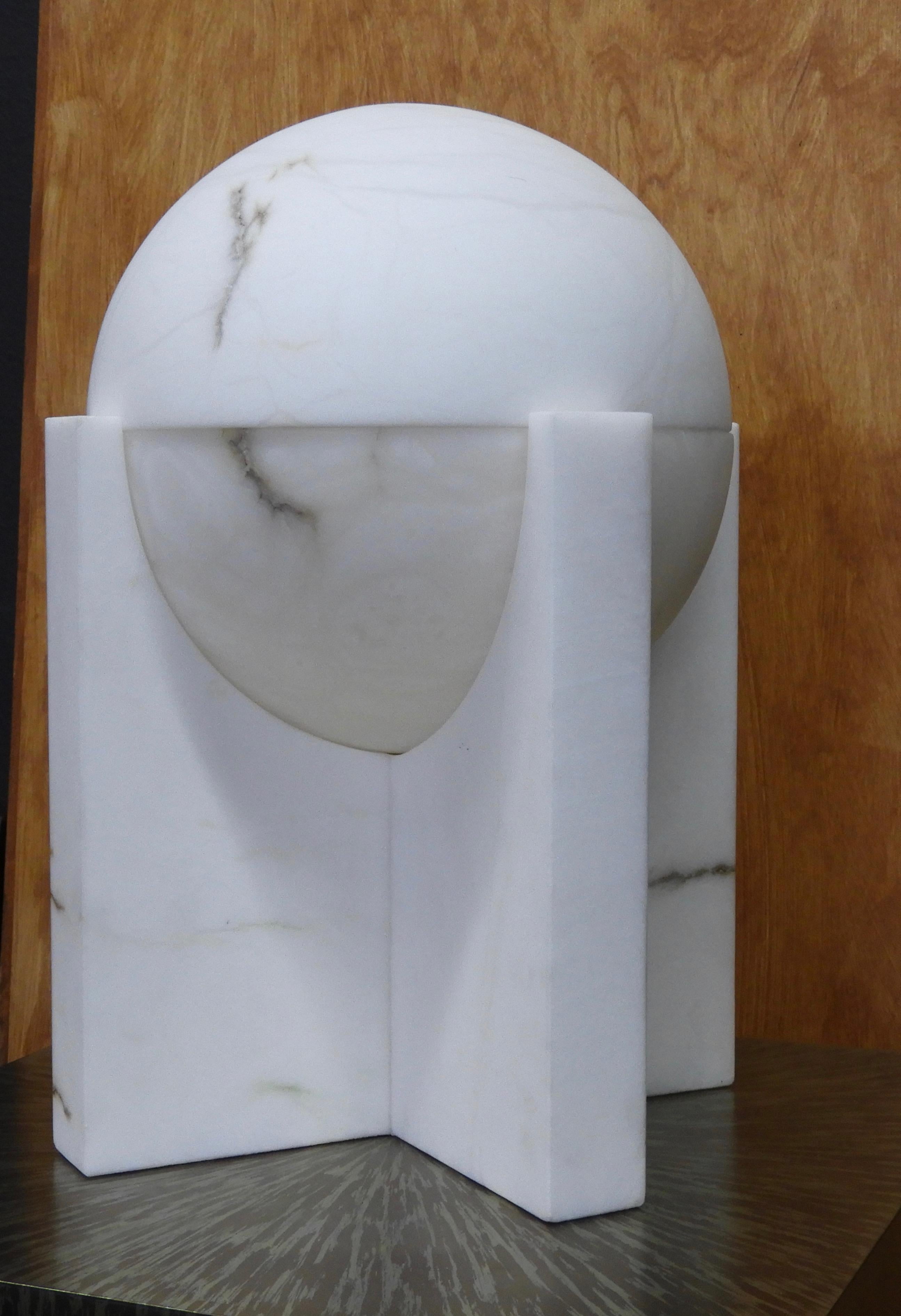 Américain Lampe de bureau « Sphère » en albâtre à la manière de Pierre Chareau en vente