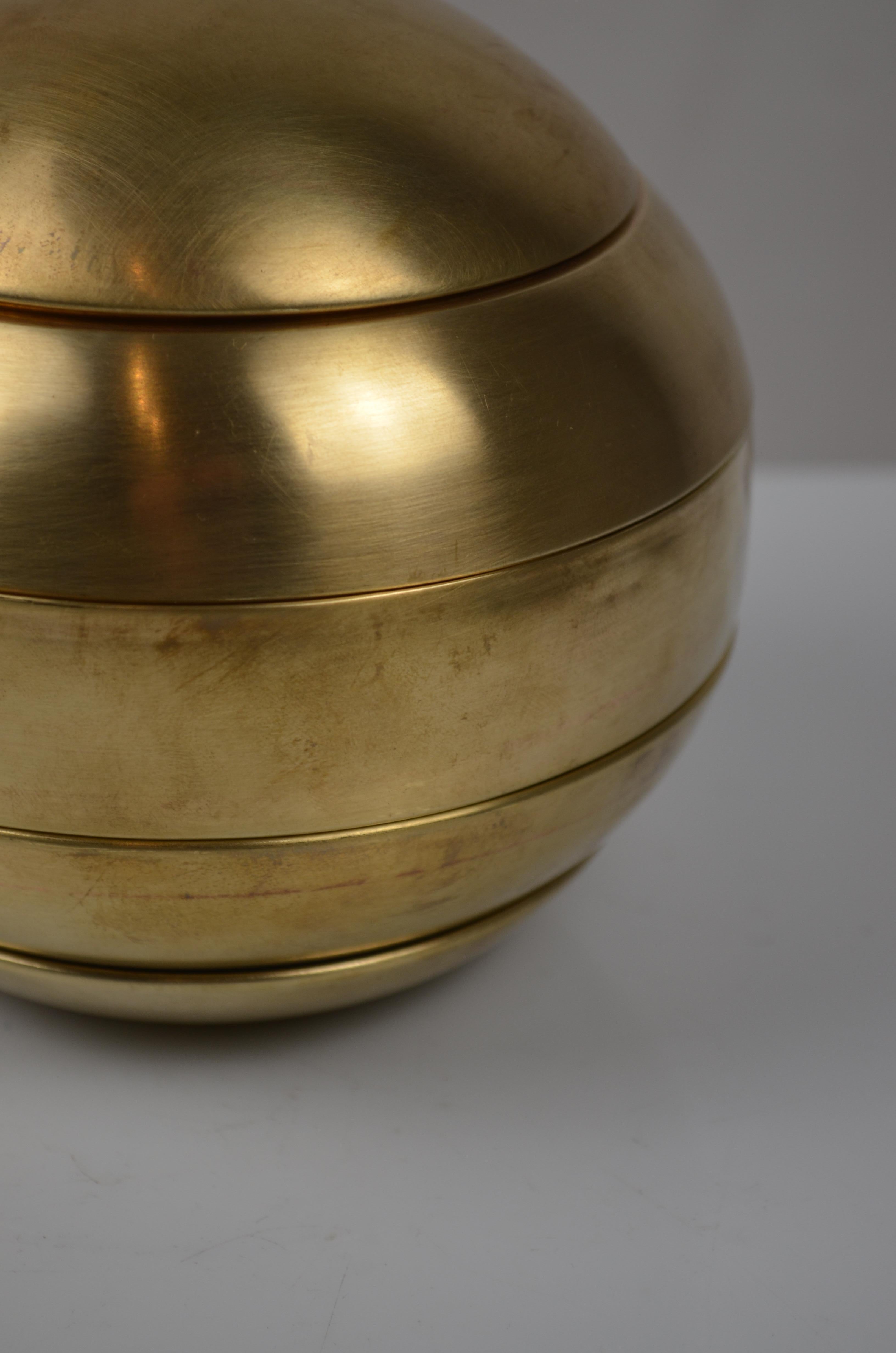 Set de cendriers sphériques en laiton par Tommaso Barbi, Italie, années 1970 en vente 5