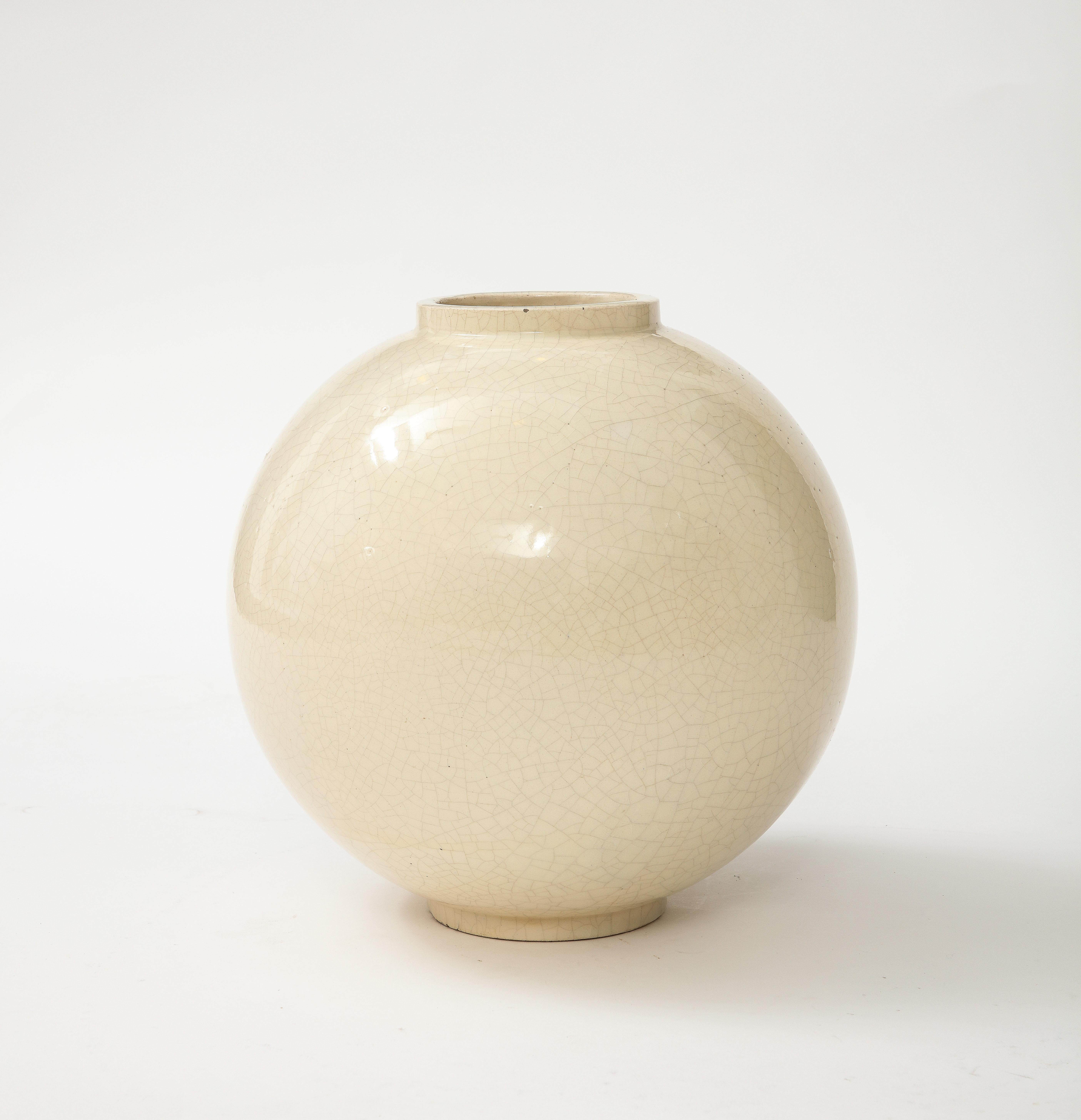 Art Deco Sphere Shaped Vase with off White Cracquelure Glaze, France, circa 1930, Signed For Sale