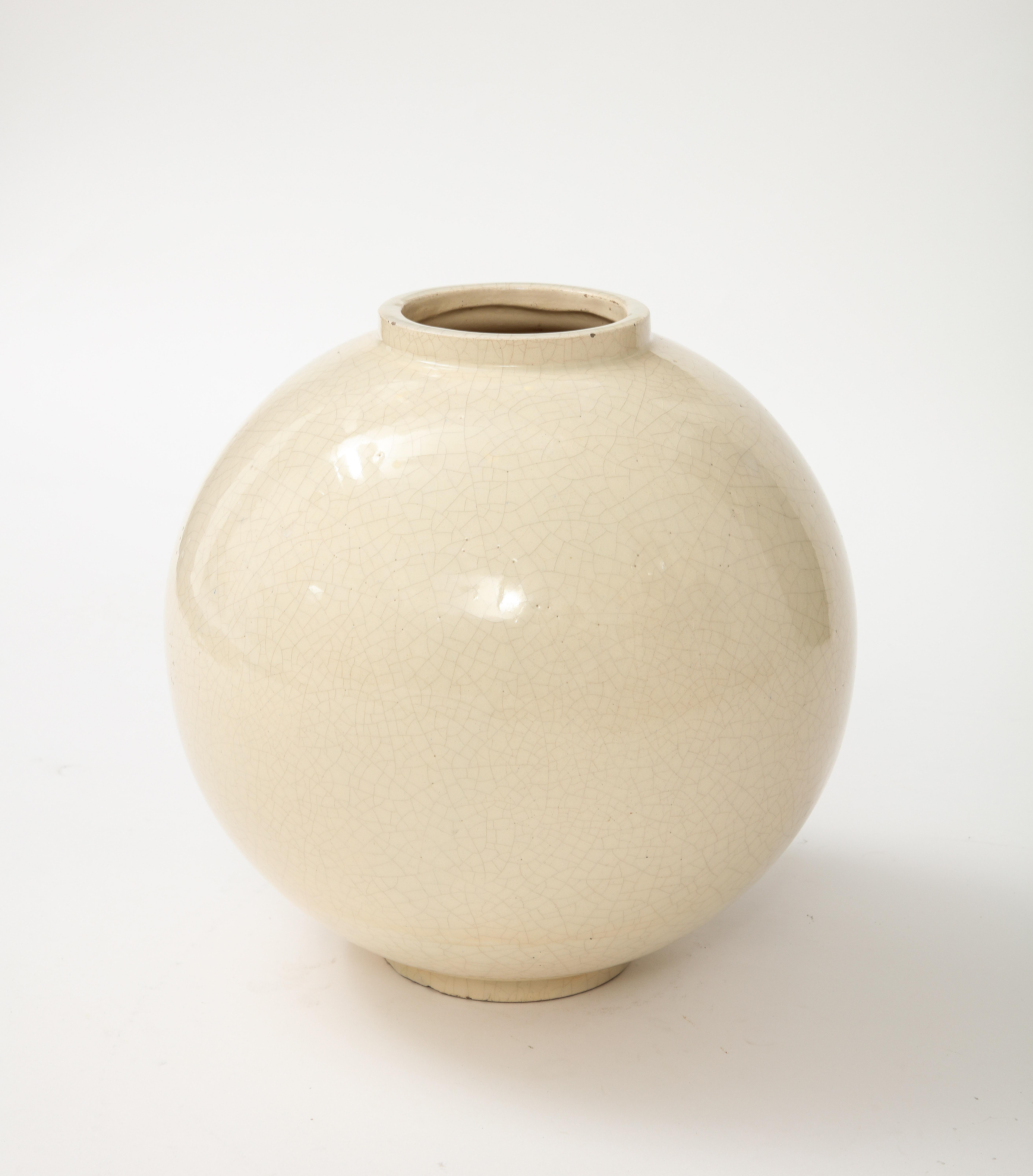 Sphere Shaped Vase with off White Cracquelure Glaze, France, circa 1930, Signed For Sale 2