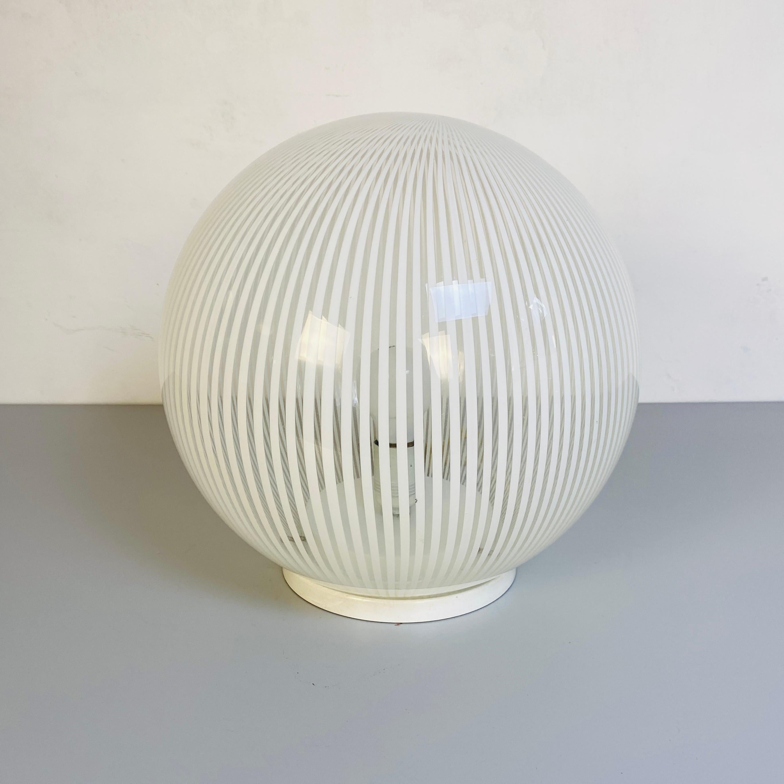 Mid-Century Modern Sphere Table Lamp by L. Diaz De Santillana for Venini, Tessuti Series, 1970s For Sale