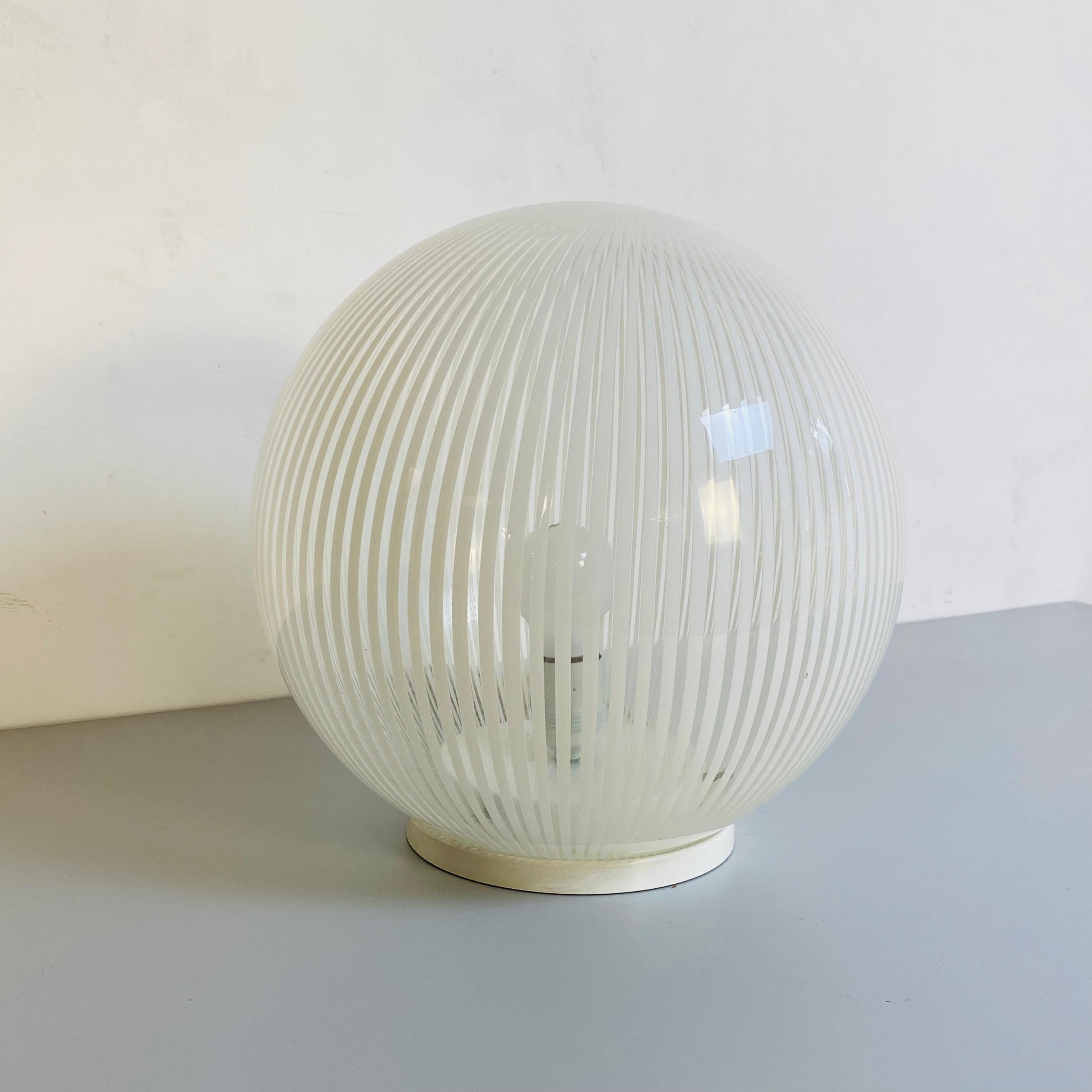 Italian Sphere Table Lamp by L. Diaz De Santillana for Venini, Tessuti Series, 1970s For Sale